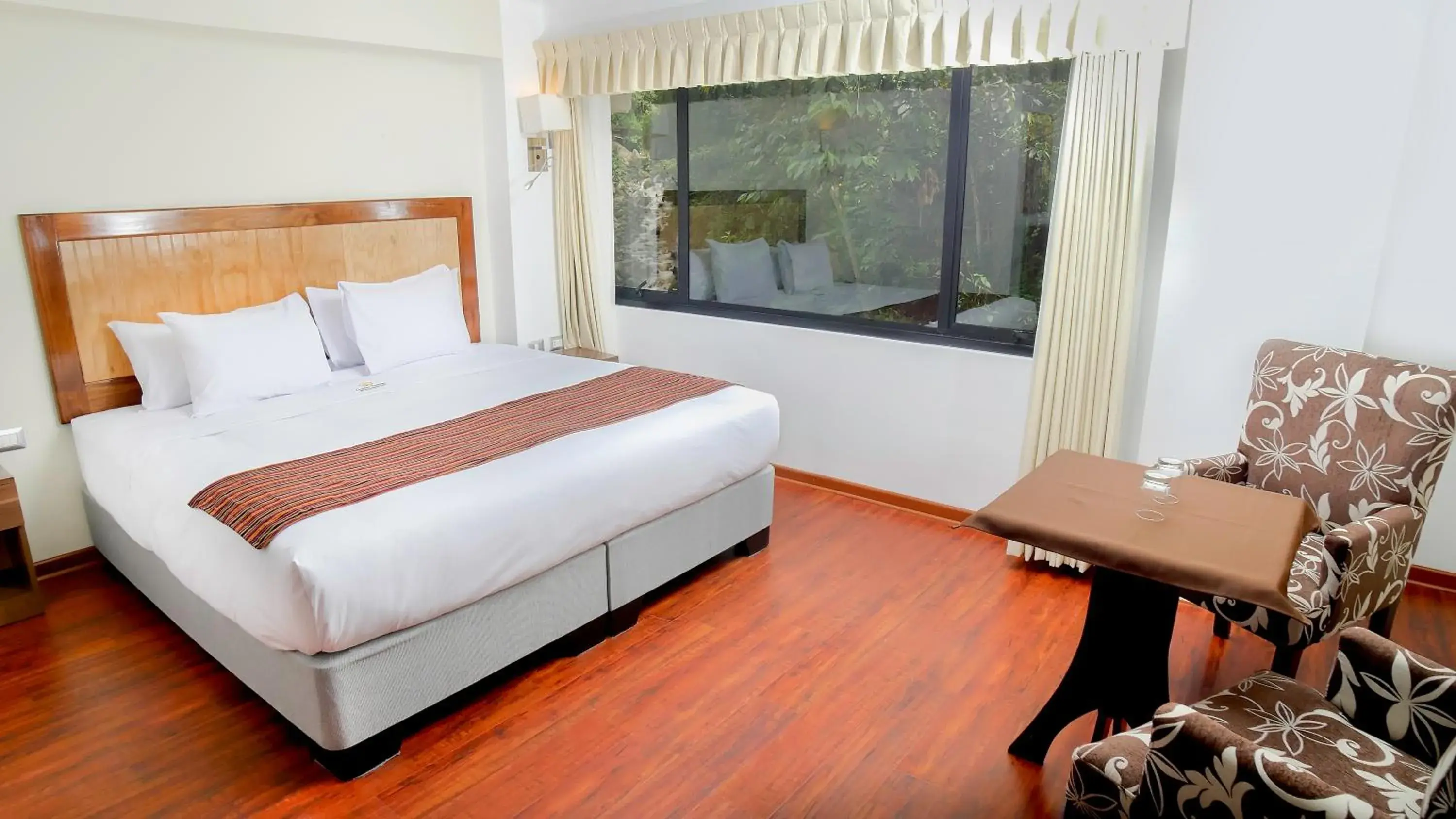 King Room with Spa Bath in Golden Sunrise Machupicchu King Room with Spa Bath in Golden Sunrise Machupicchu