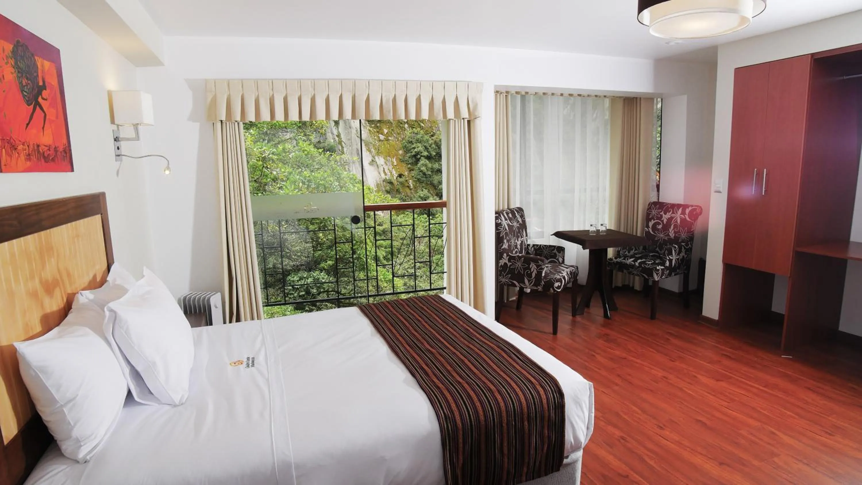 Bed in Golden Sunrise Machupicchu