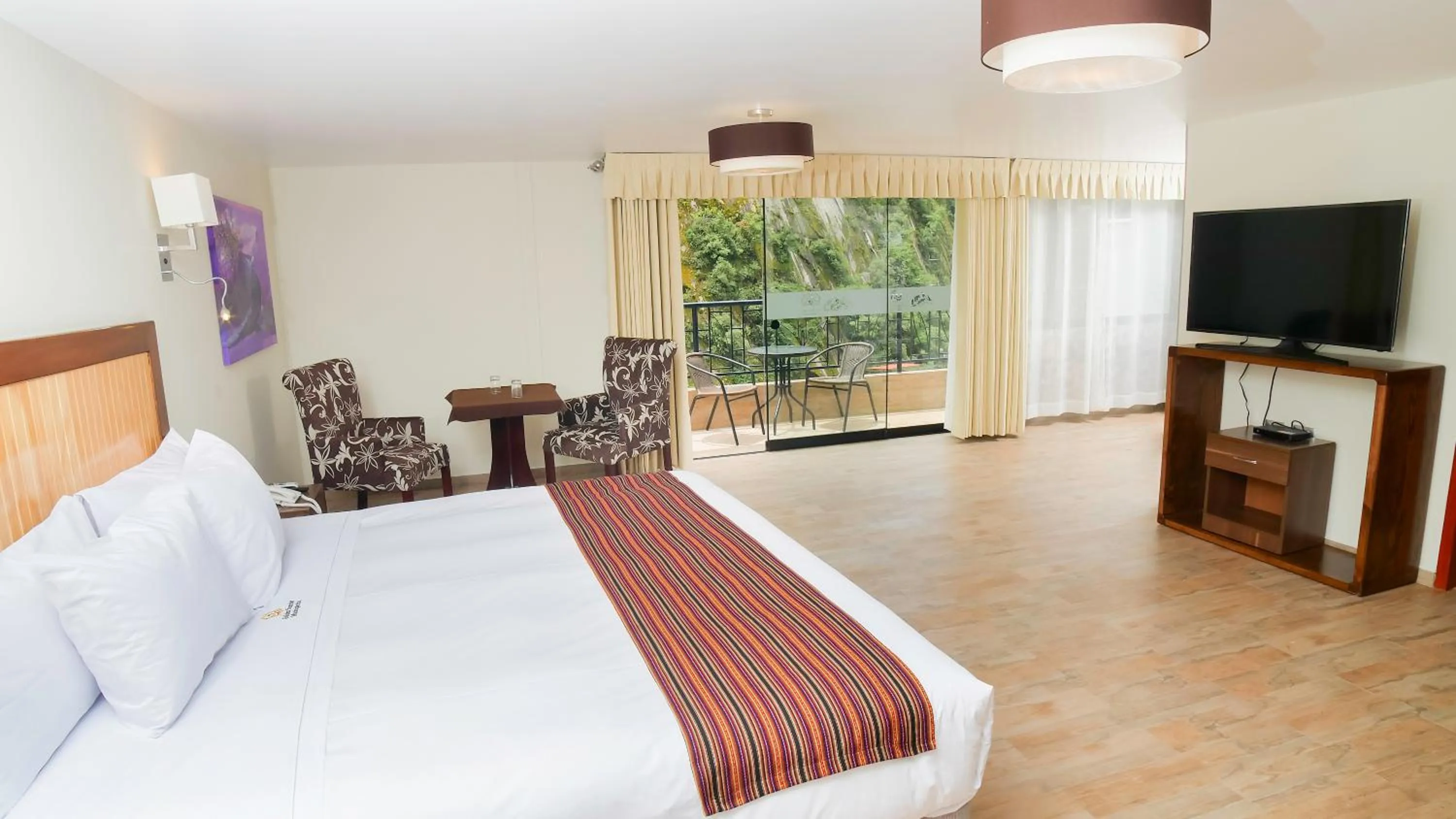 Bed in Golden Sunrise Machupicchu