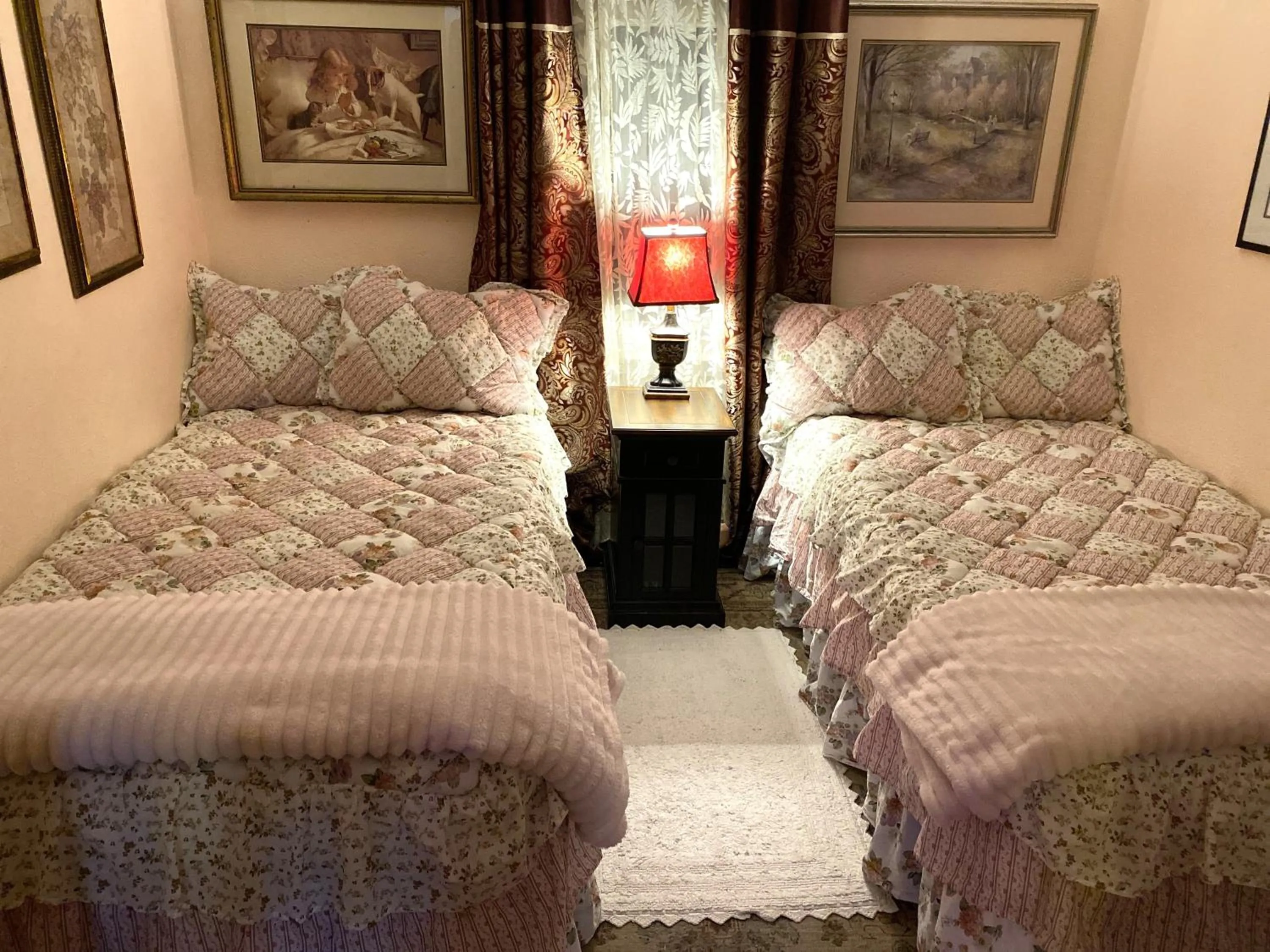 Bed in Billie's Backpackers Hostel