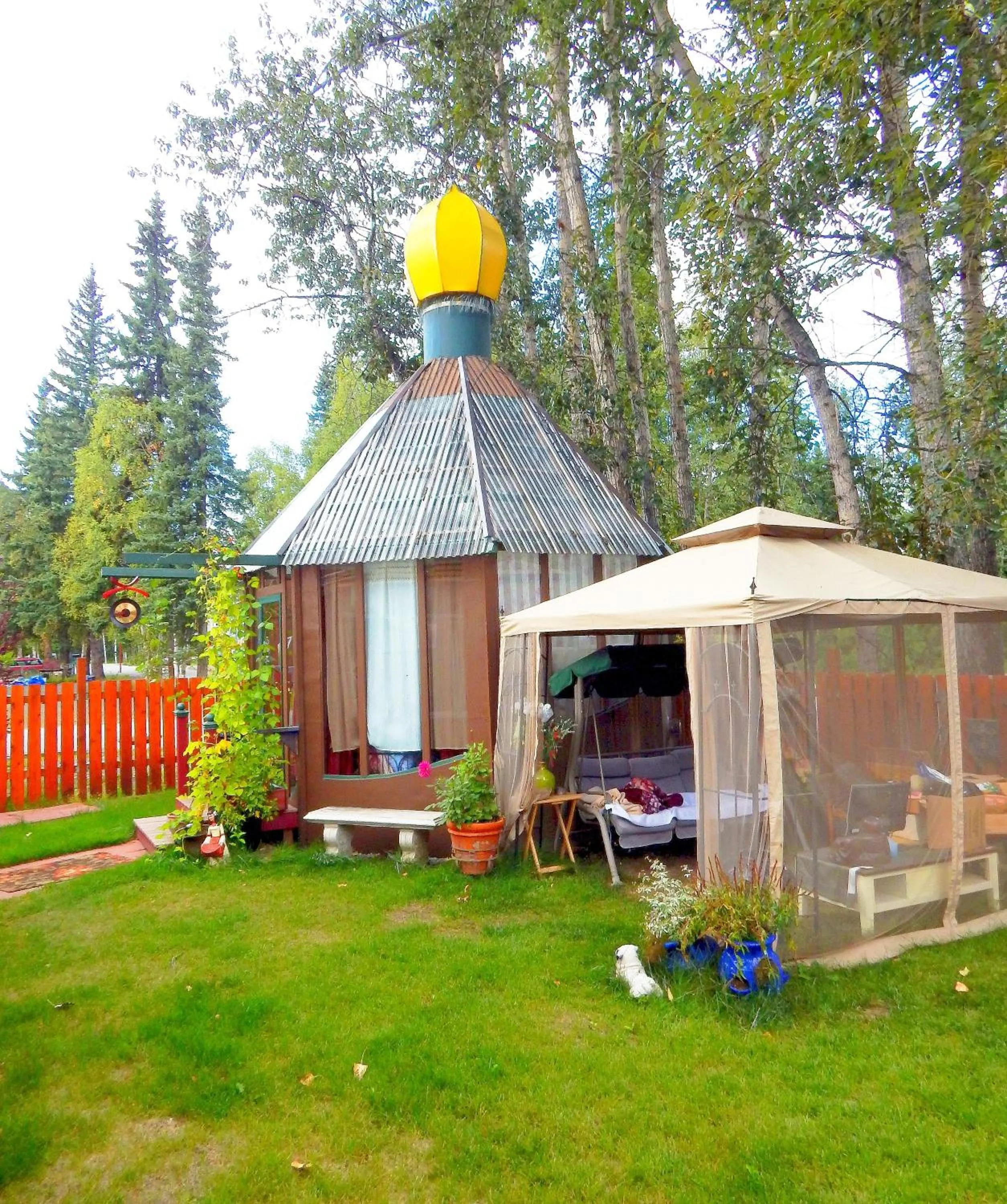 Property building in Billie's Backpackers Hostel