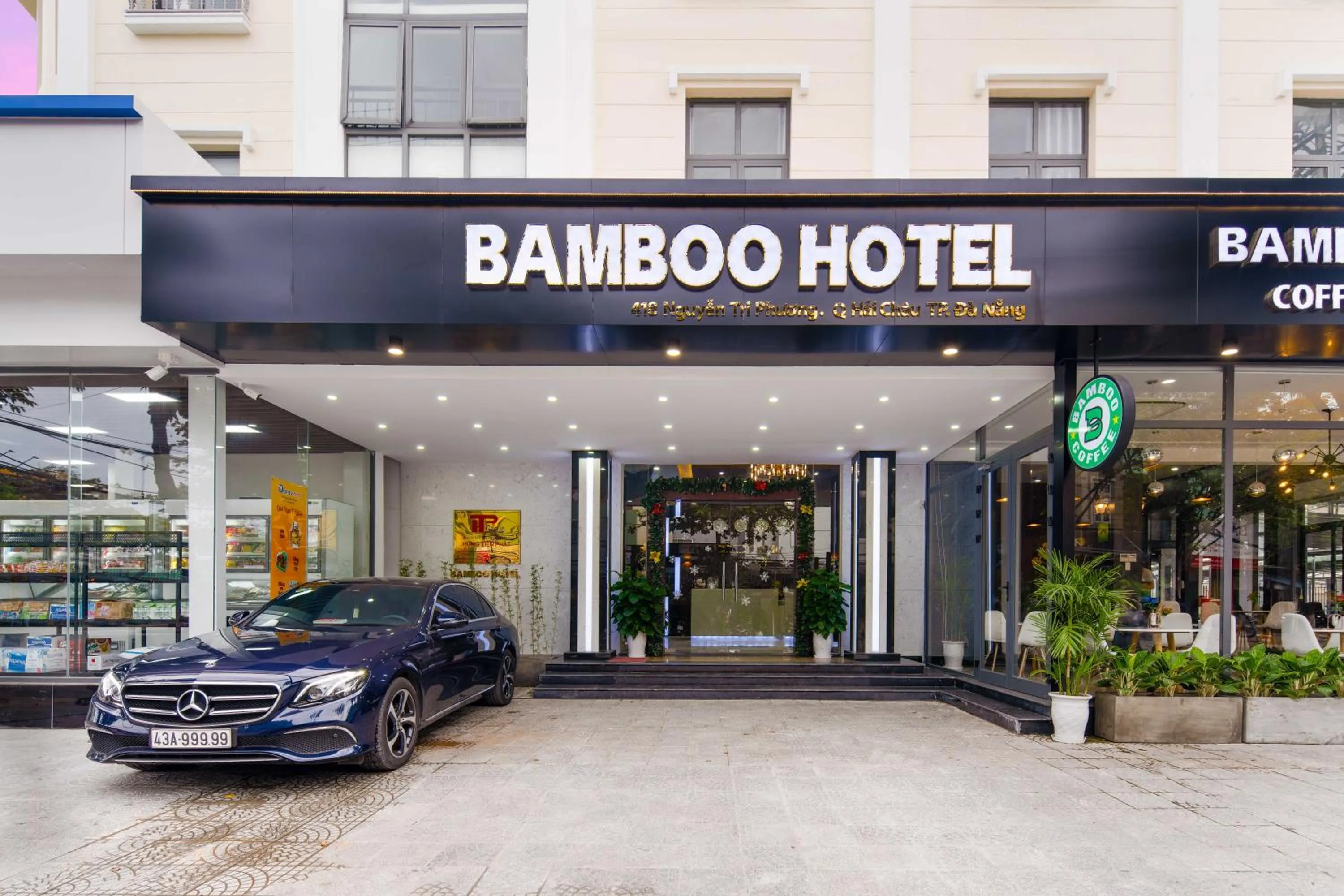 Facade/entrance in Bamboo Hotel