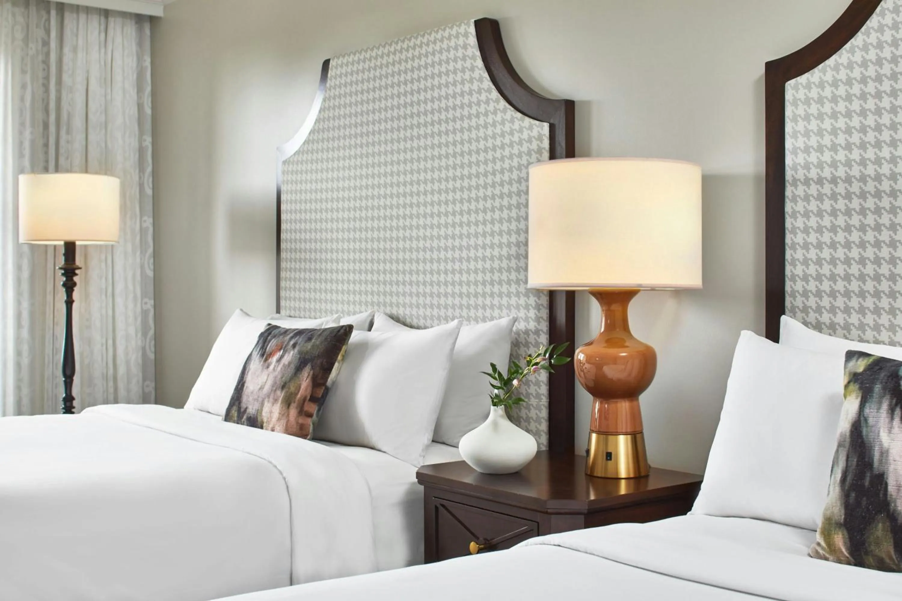 Photo of the whole room, Bed in Renaissance Birmingham Ross Bridge Golf Resort & Spa