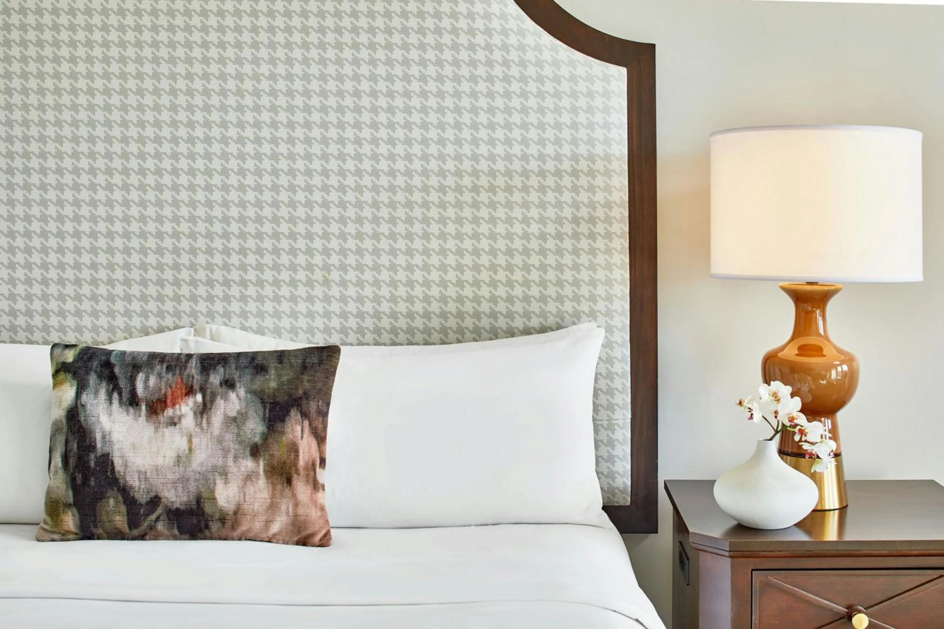 Photo of the whole room, Bed in Renaissance Birmingham Ross Bridge Golf Resort & Spa