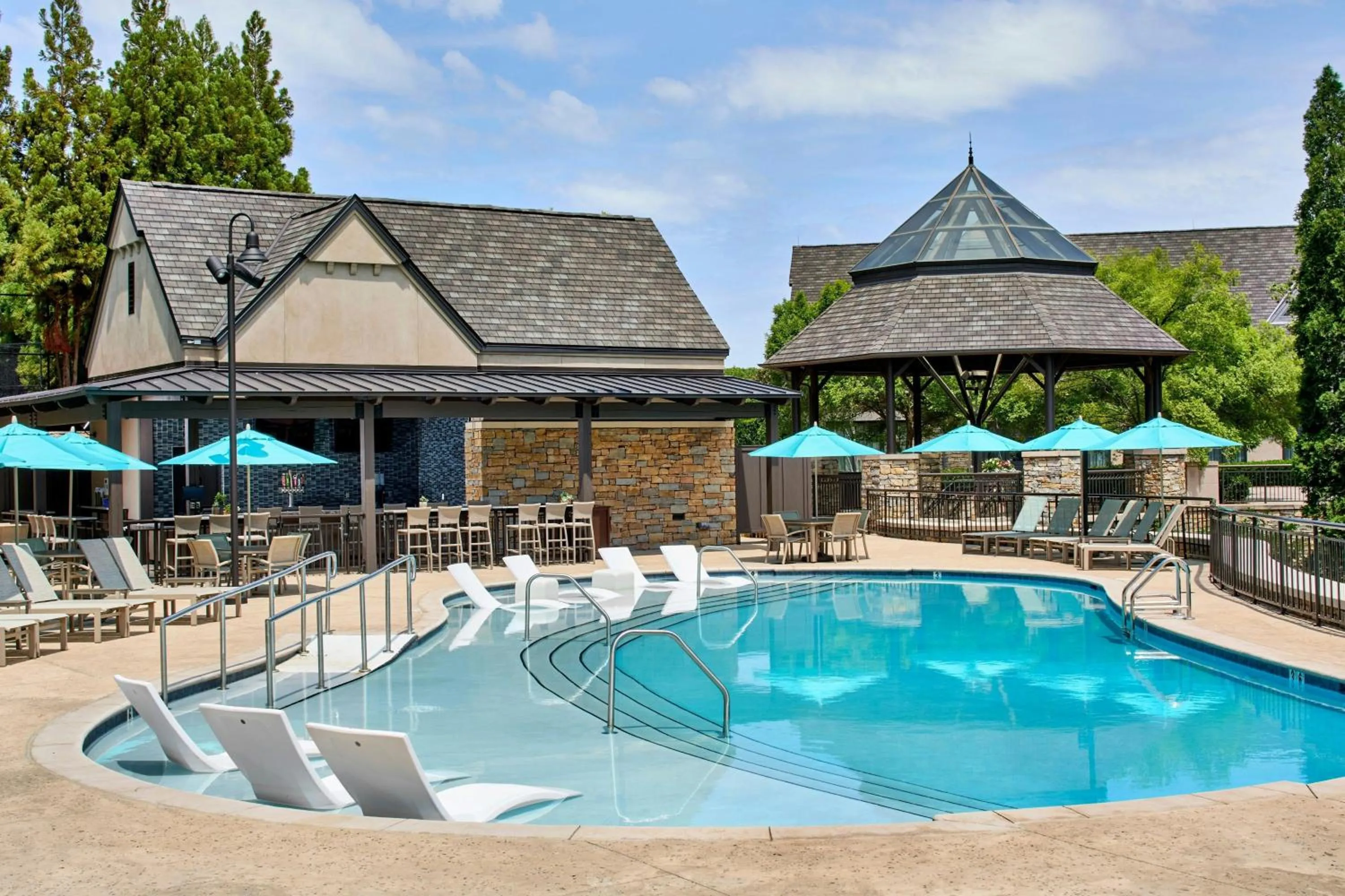 Swimming pool in Renaissance Birmingham Ross Bridge Golf Resort & Spa