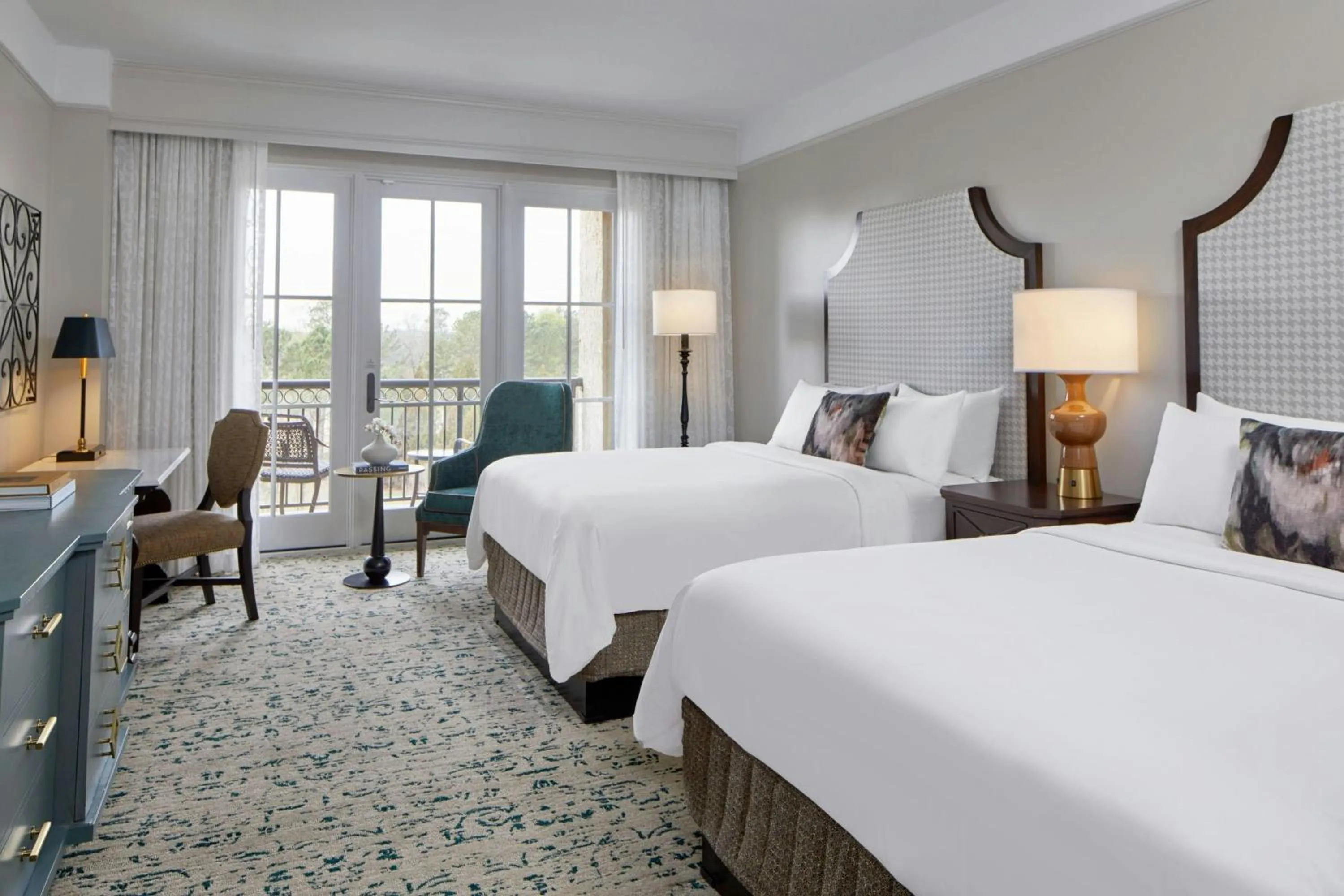 Photo of the whole room, Bed in Renaissance Birmingham Ross Bridge Golf Resort & Spa