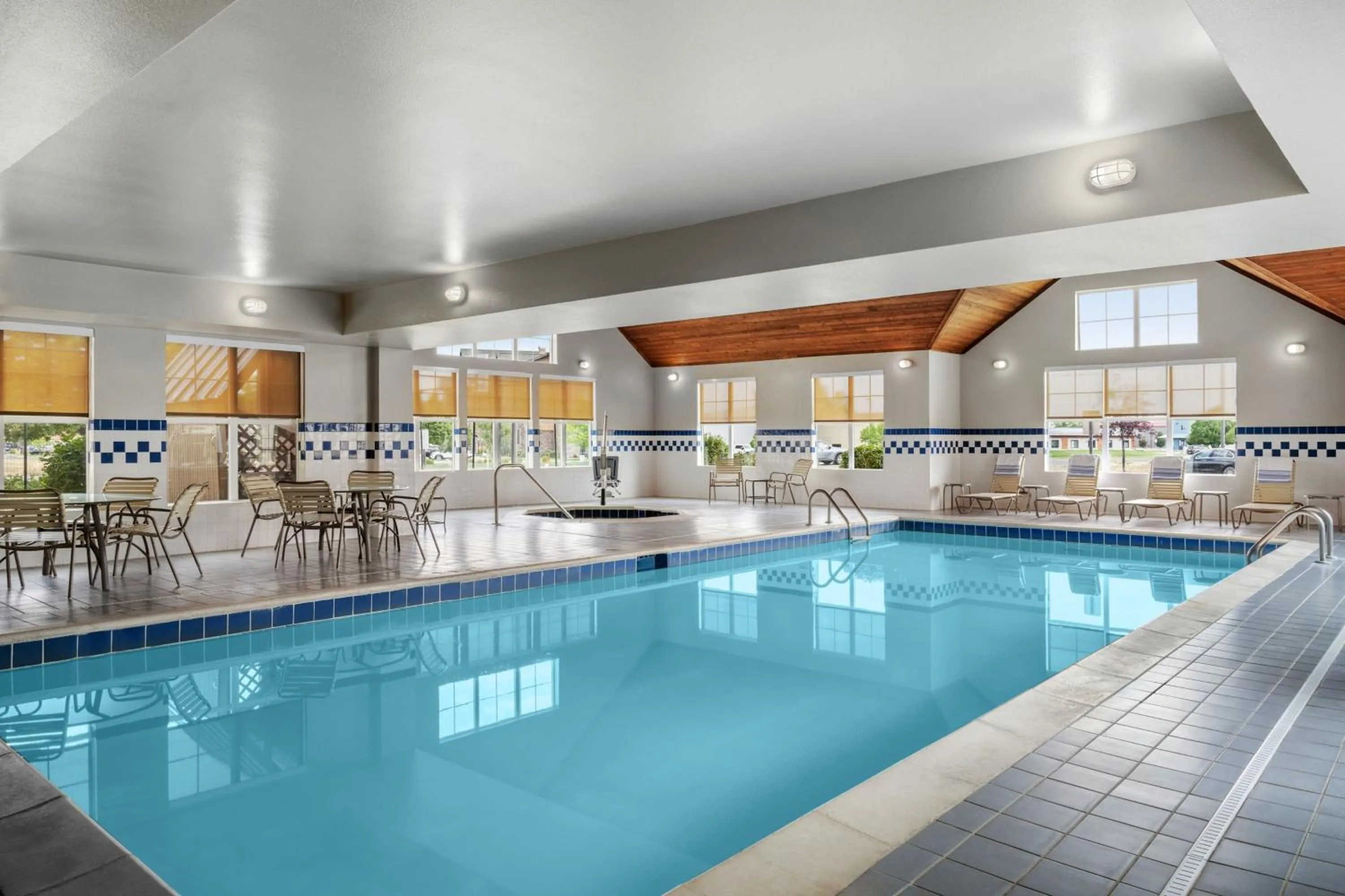 Swimming pool in Residence Inn by Marriott Billings