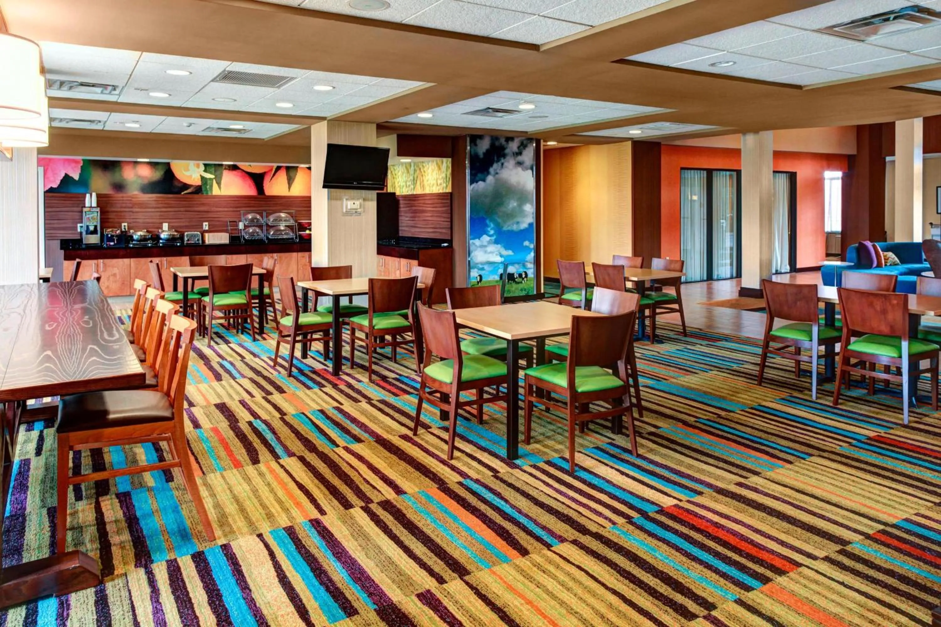 Breakfast in Fairfield by Marriott Inn & Suites Anniston Oxford