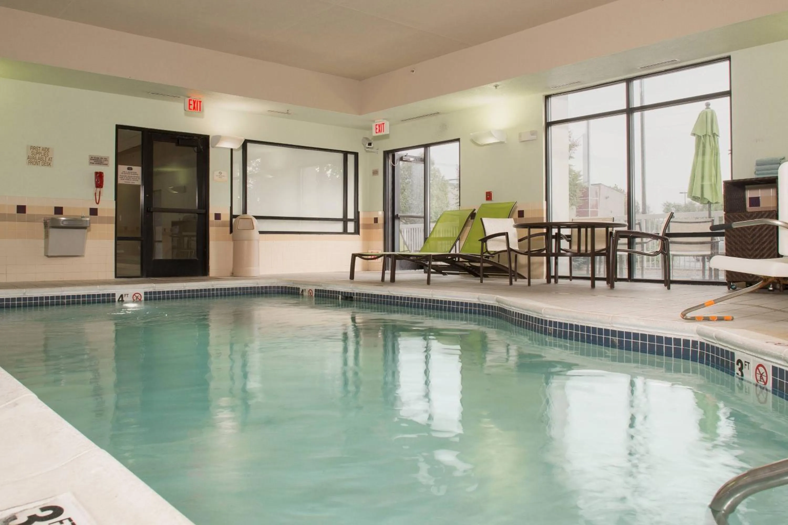 Swimming pool in SpringHill Suites by Marriott Billings
