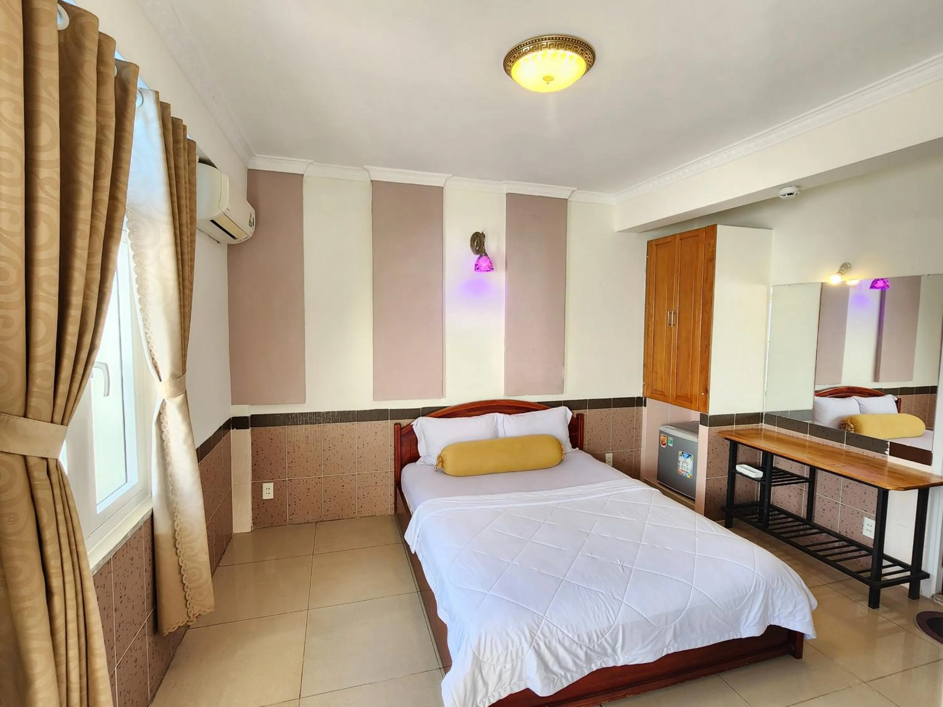 Bed in Ngoc Son Hotel