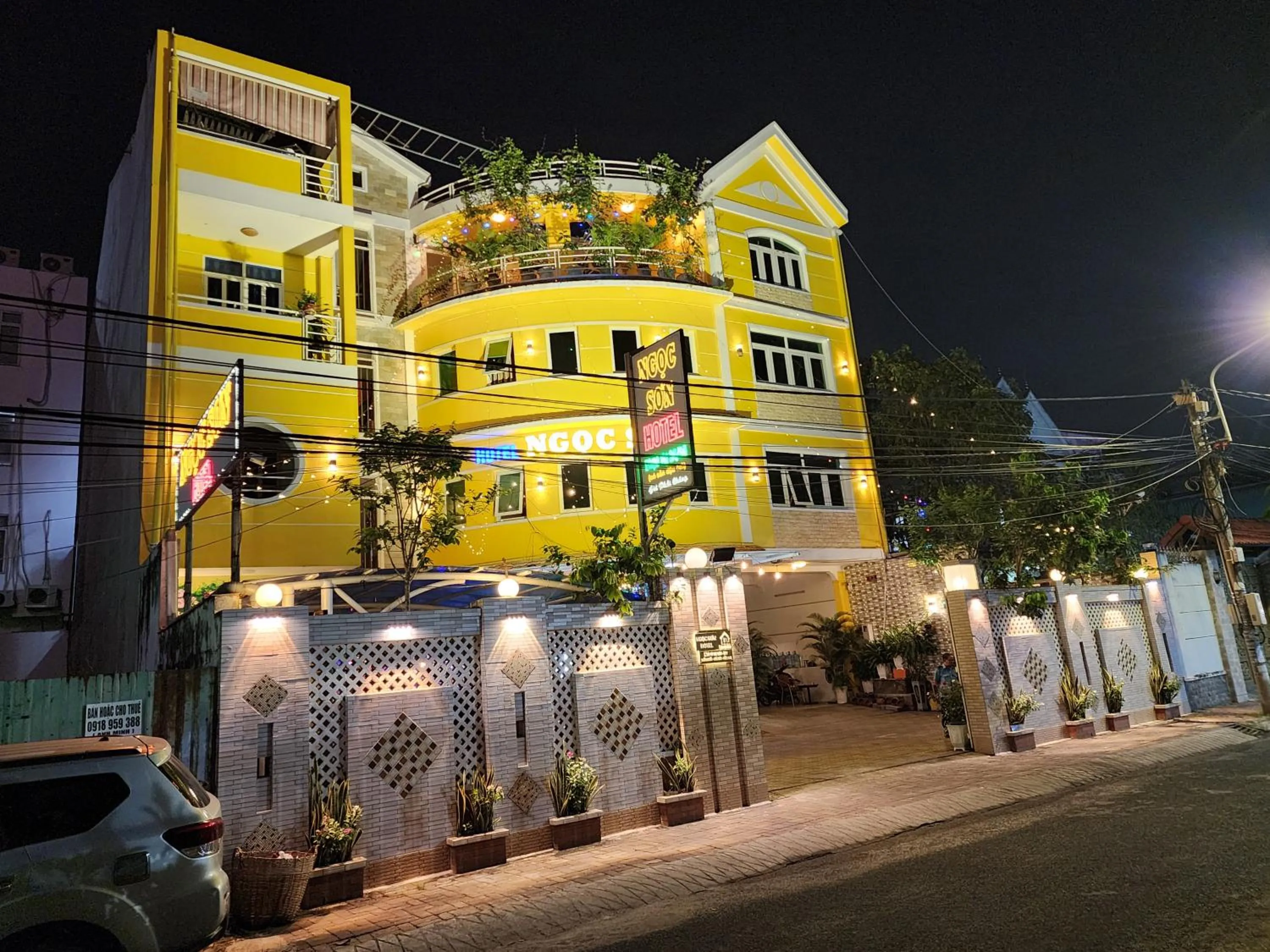 Ngoc Son Hotel