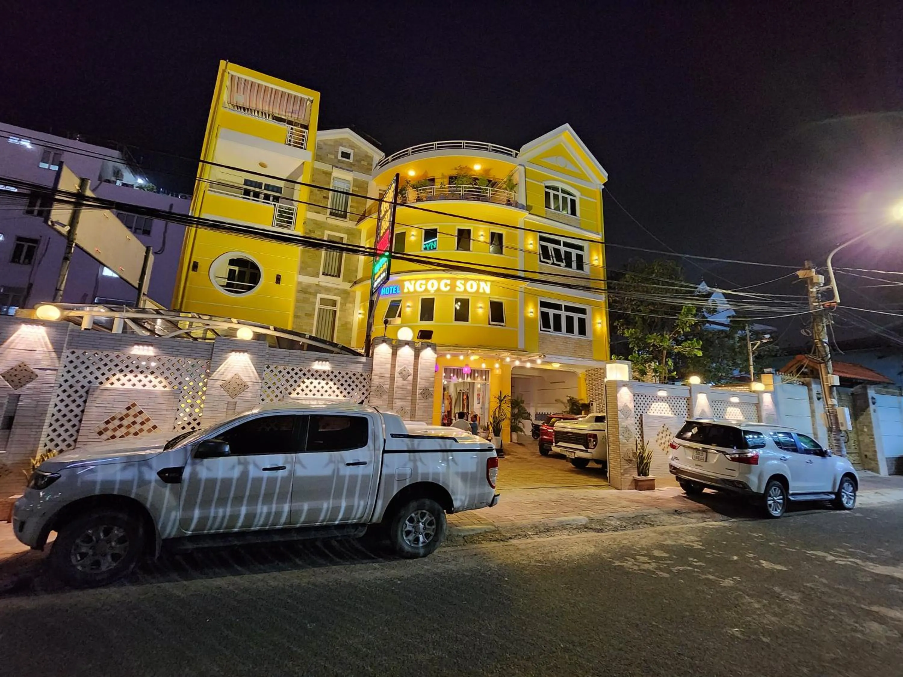 Property building in Ngoc Son Hotel