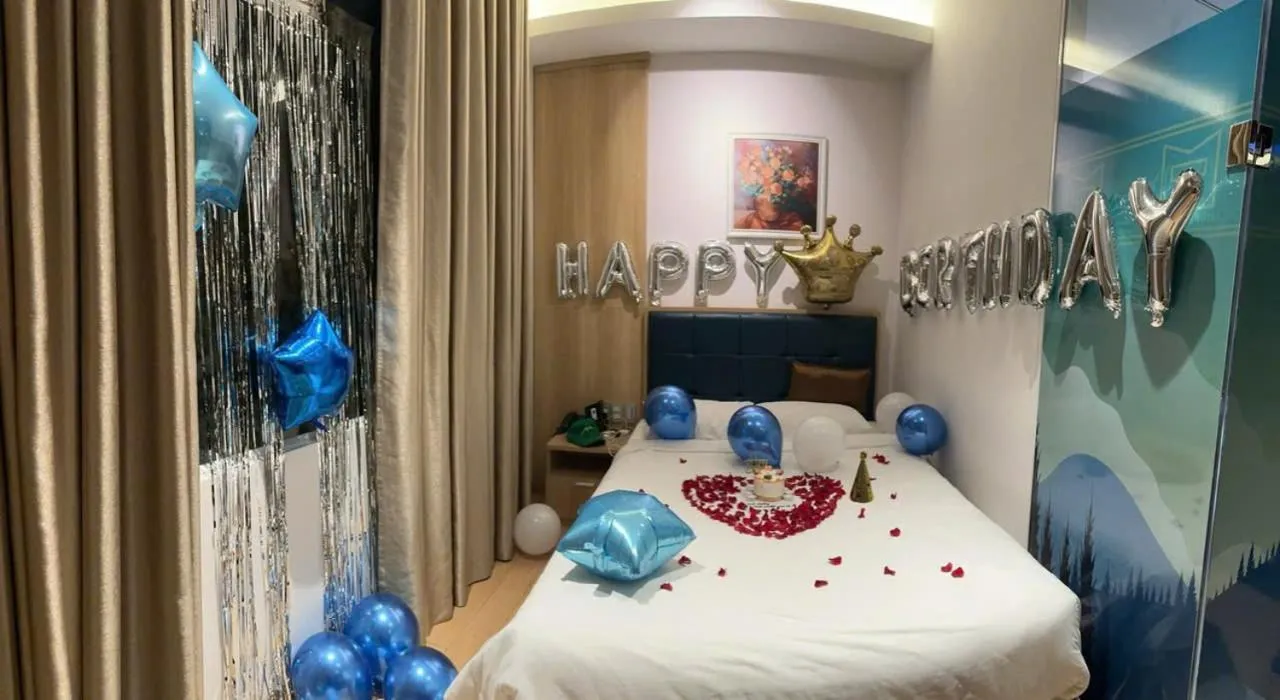 Photo of the whole room, Bed in Mai Thang Hotel Da Lat