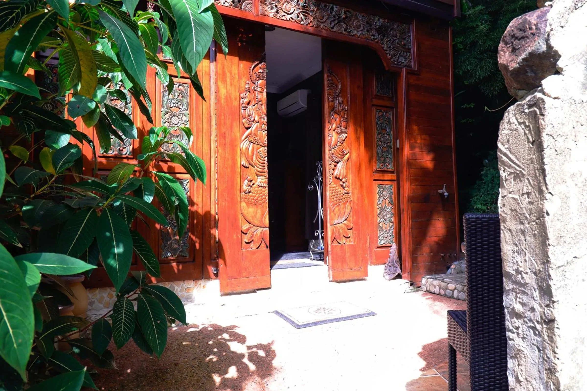 Facade/entrance in Whitsundays Retreat