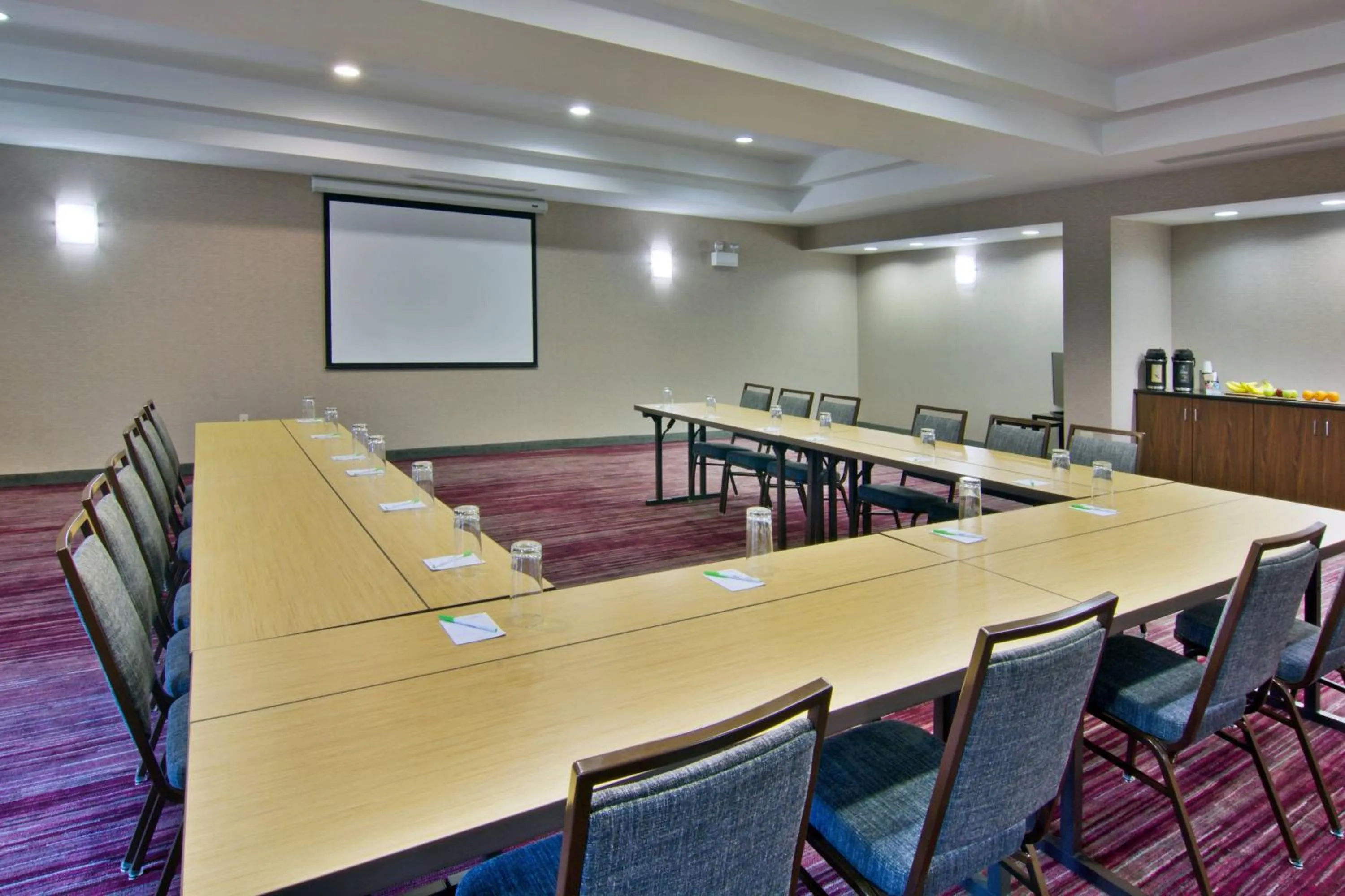 Meeting/conference room in Courtyard by Marriott Clarksville