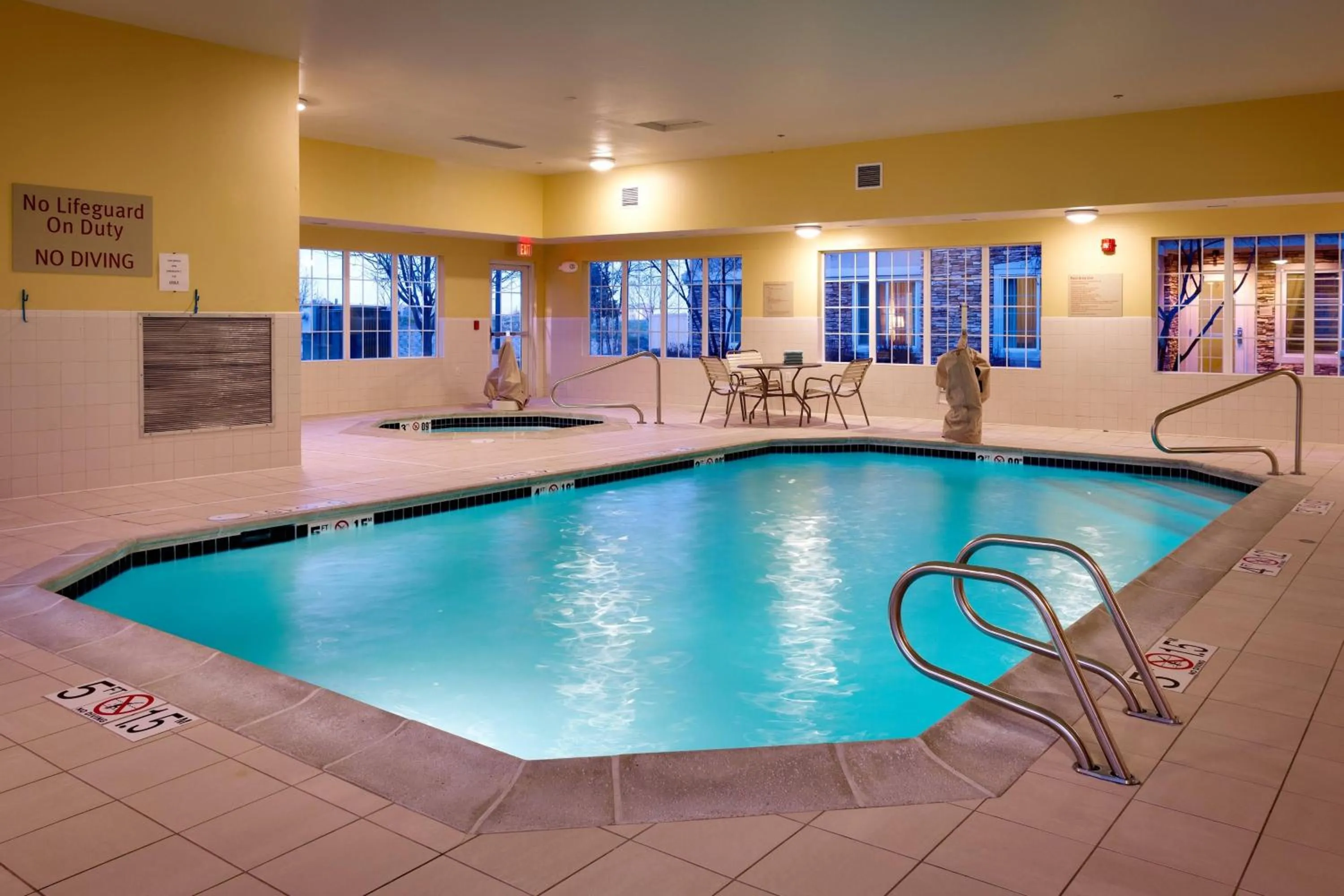 Swimming pool in TownePlace Suites Boise West / Meridian