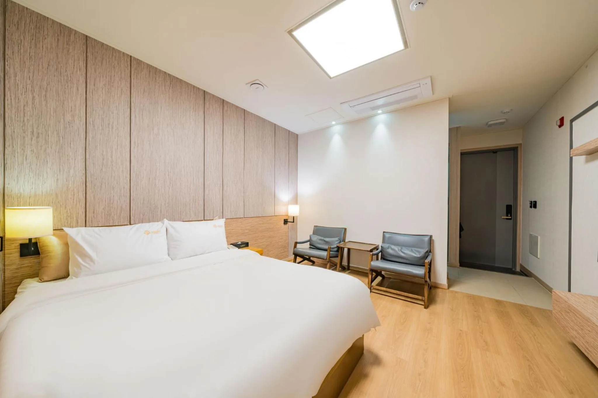Bed in Yeosu Stay Hotel