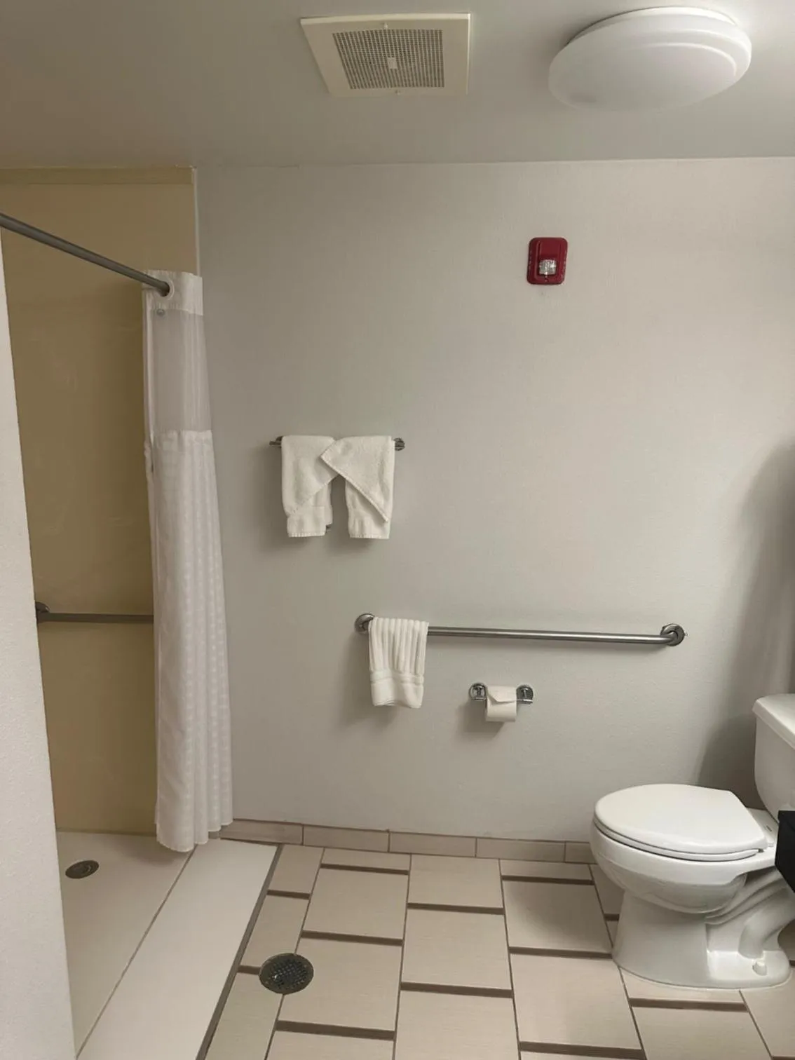 Bathroom in Comfort Inn & Suites Akron South