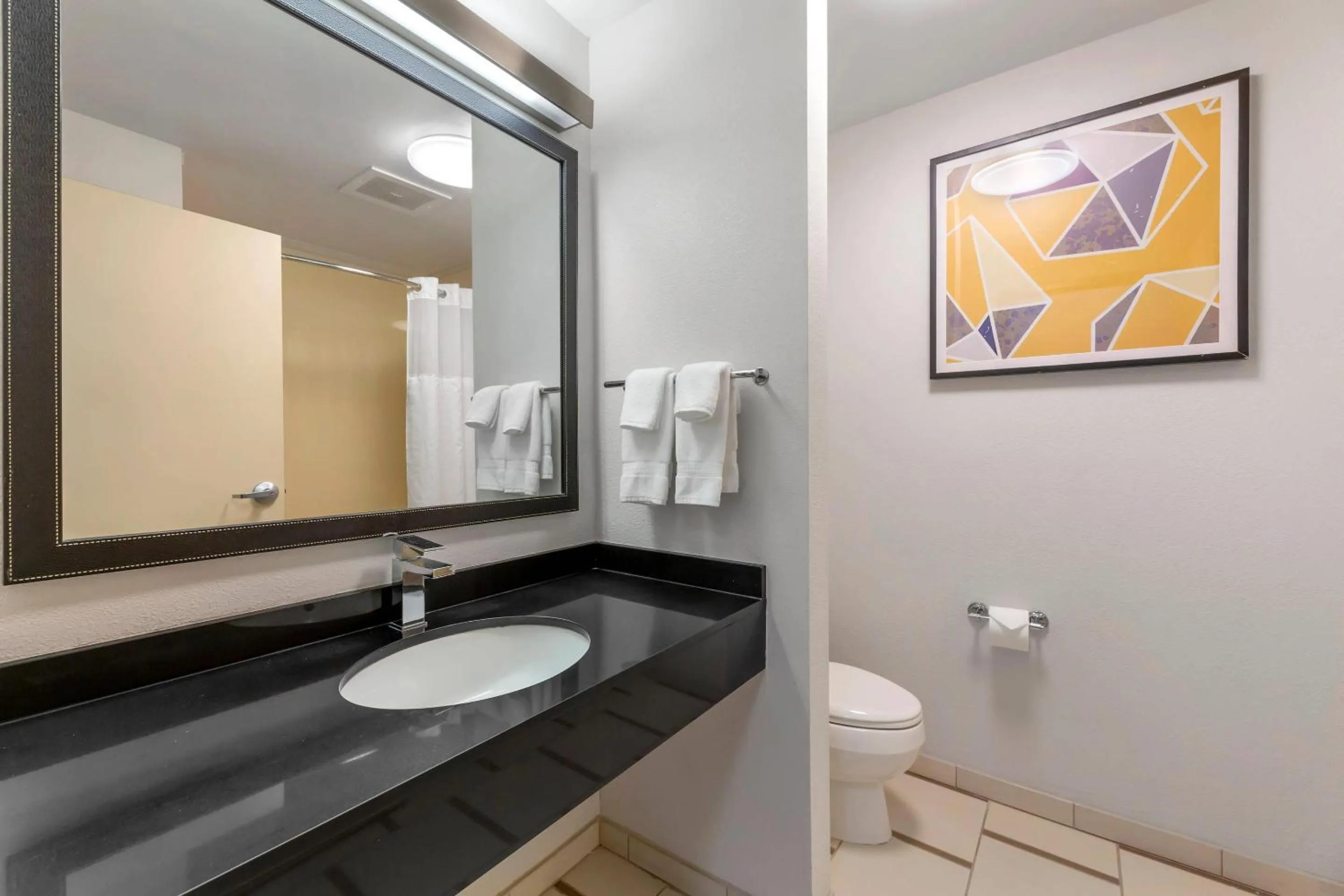 Bedroom in Comfort Inn & Suites Akron South