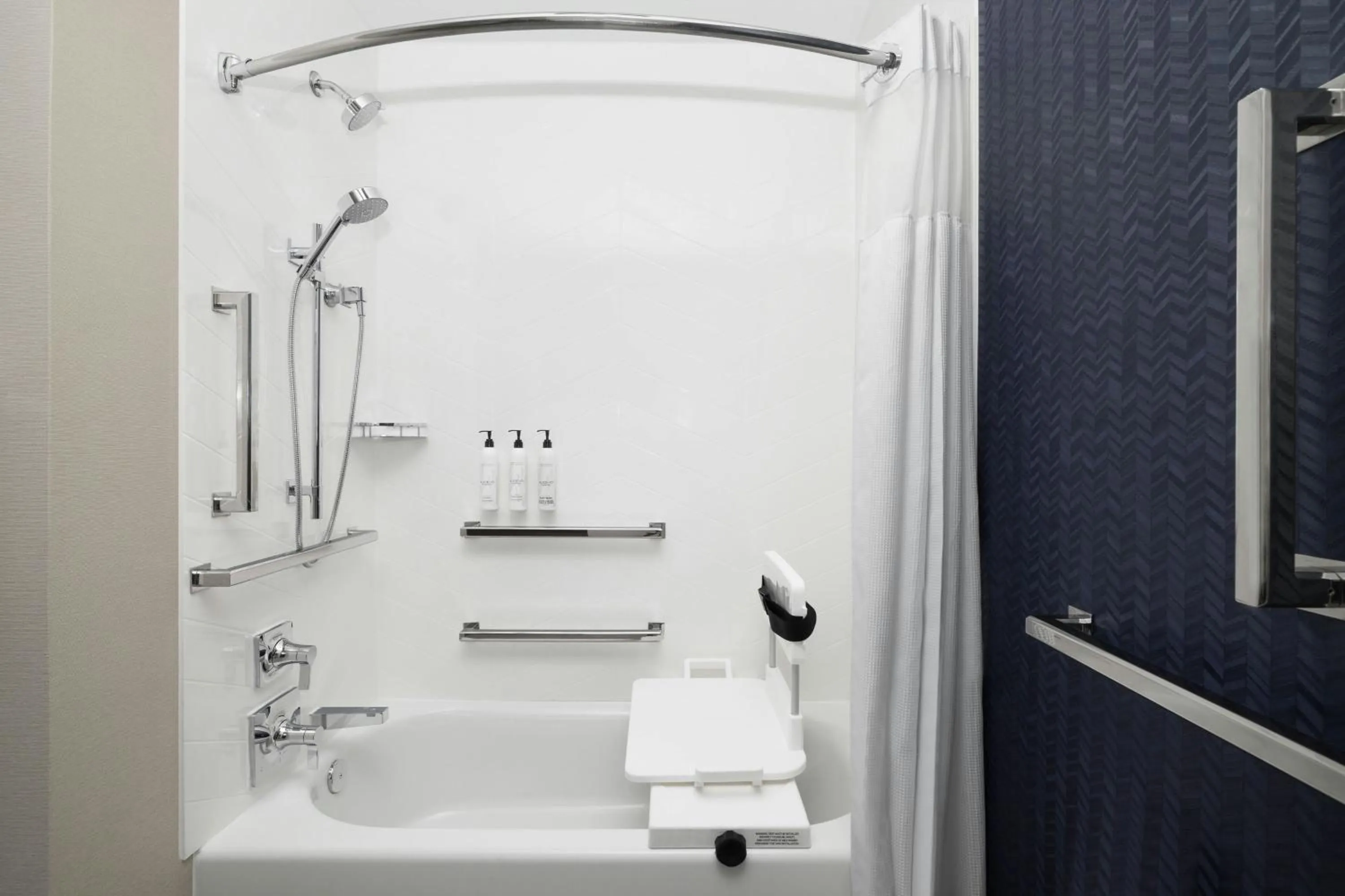 Lounge or bar in Fairfield Inn & Suites by Marriott Cumberland