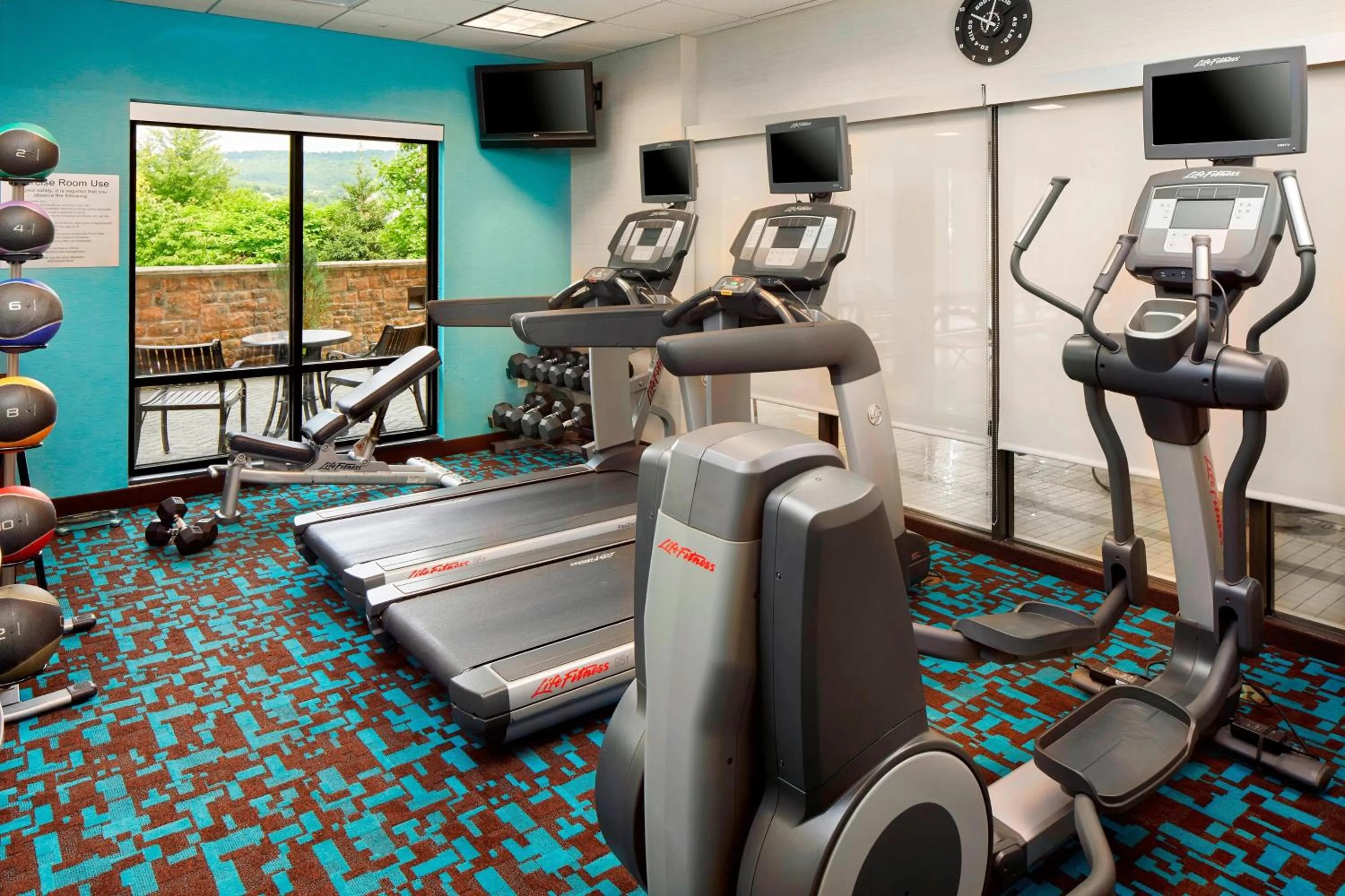 Fitness centre/facilities in Fairfield Inn & Suites by Marriott Cumberland