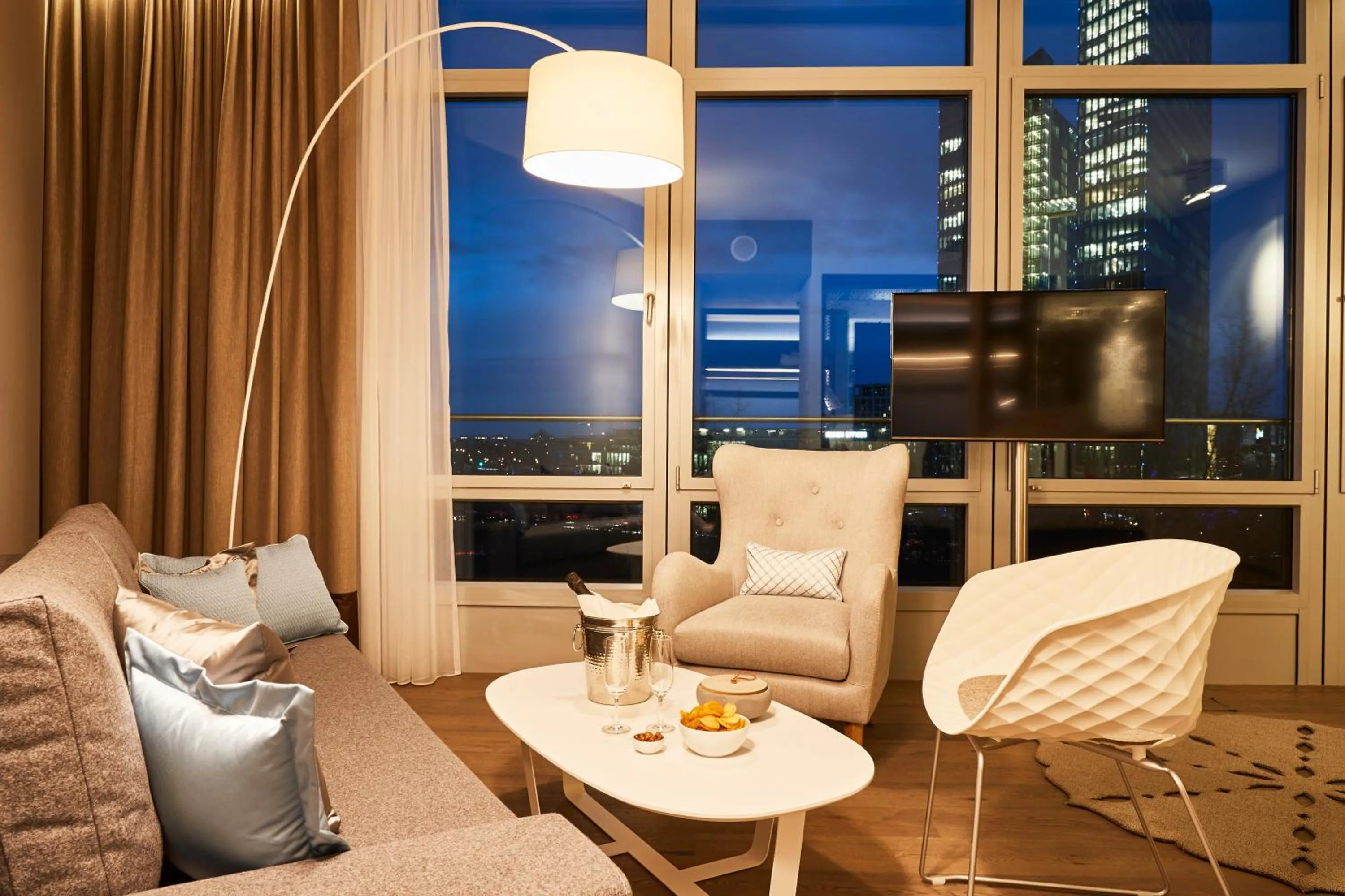 Living room in Steigenberger Hotel München