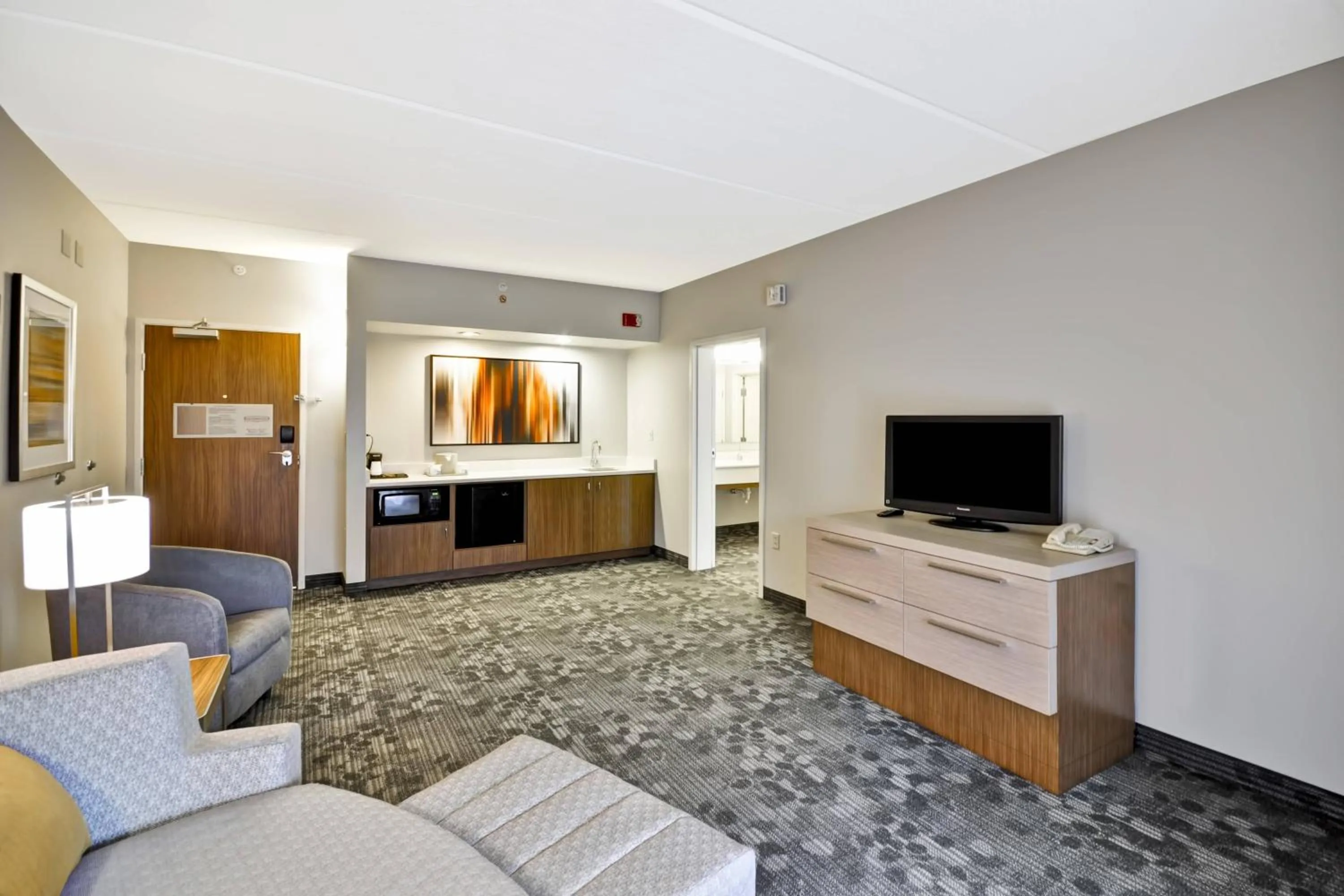 Living room in Courtyard by Marriott Dalton