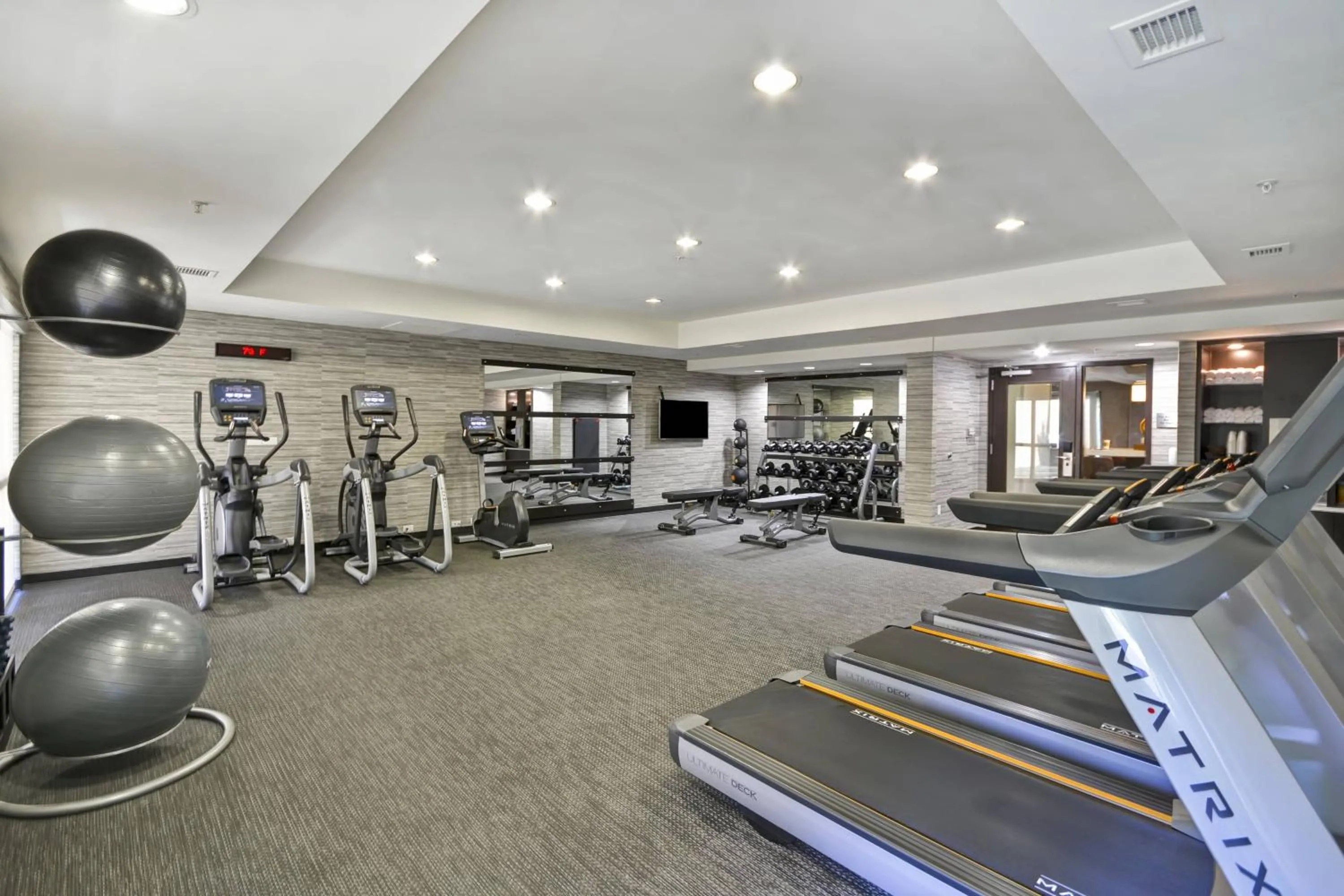 Fitness centre/facilities in Courtyard by Marriott Dalton