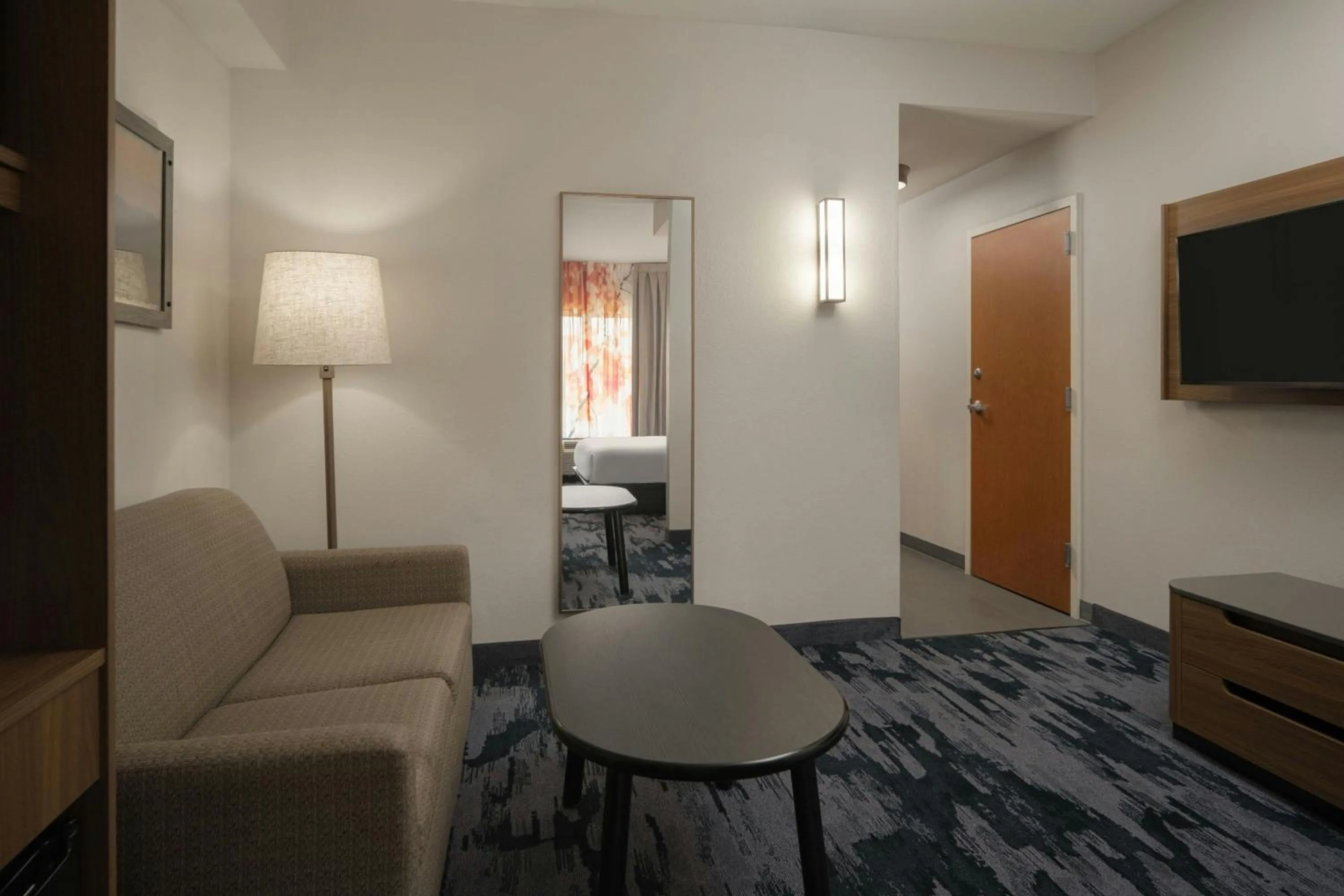 Living room, Bed in Fairfield Inn and Suites Cleveland