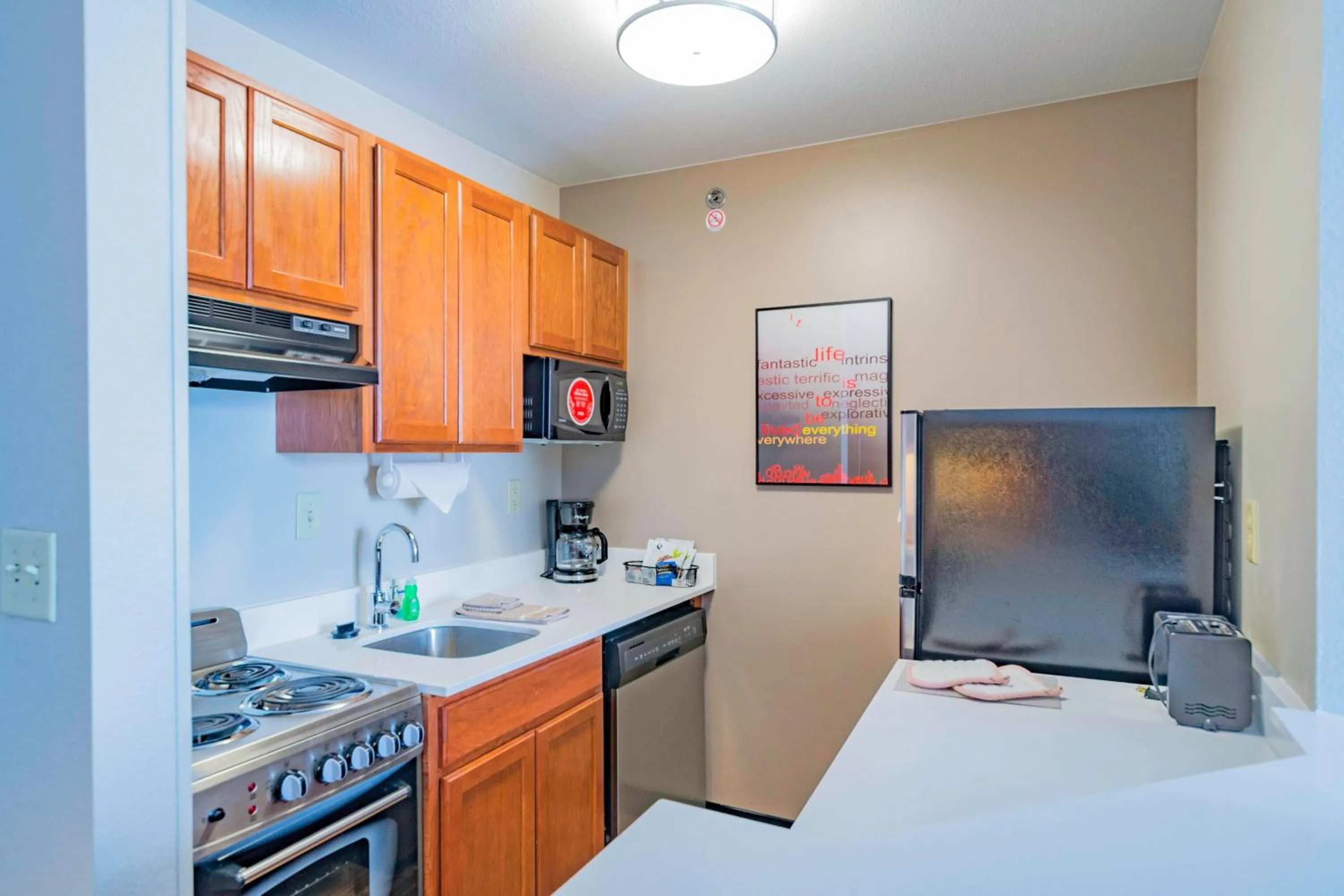 Kitchen or kitchenette in TownePlace Suites Cleveland Streetsboro