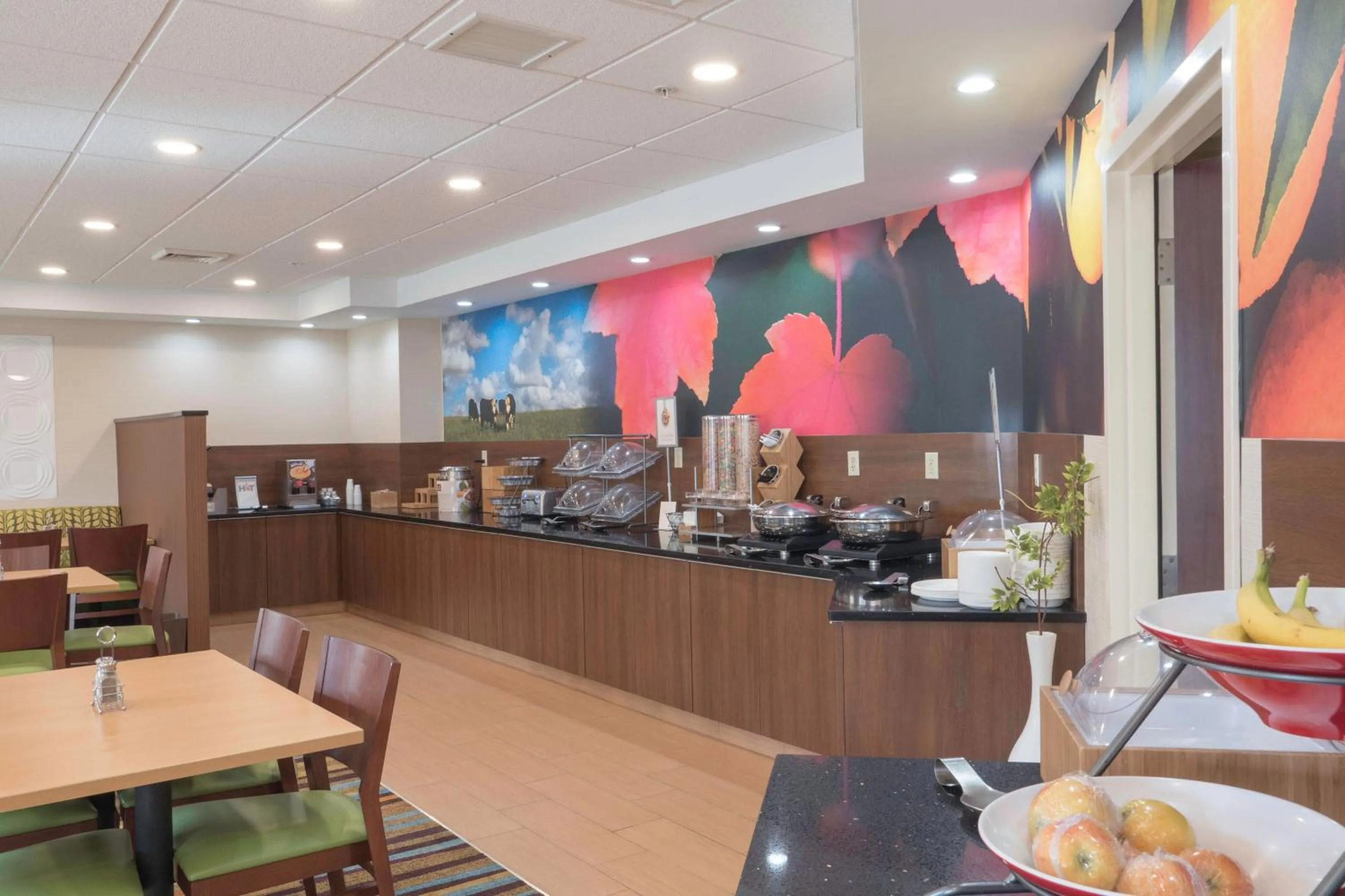 Breakfast in Fairfield Inn & Suites by Marriott Cleveland Streetsboro