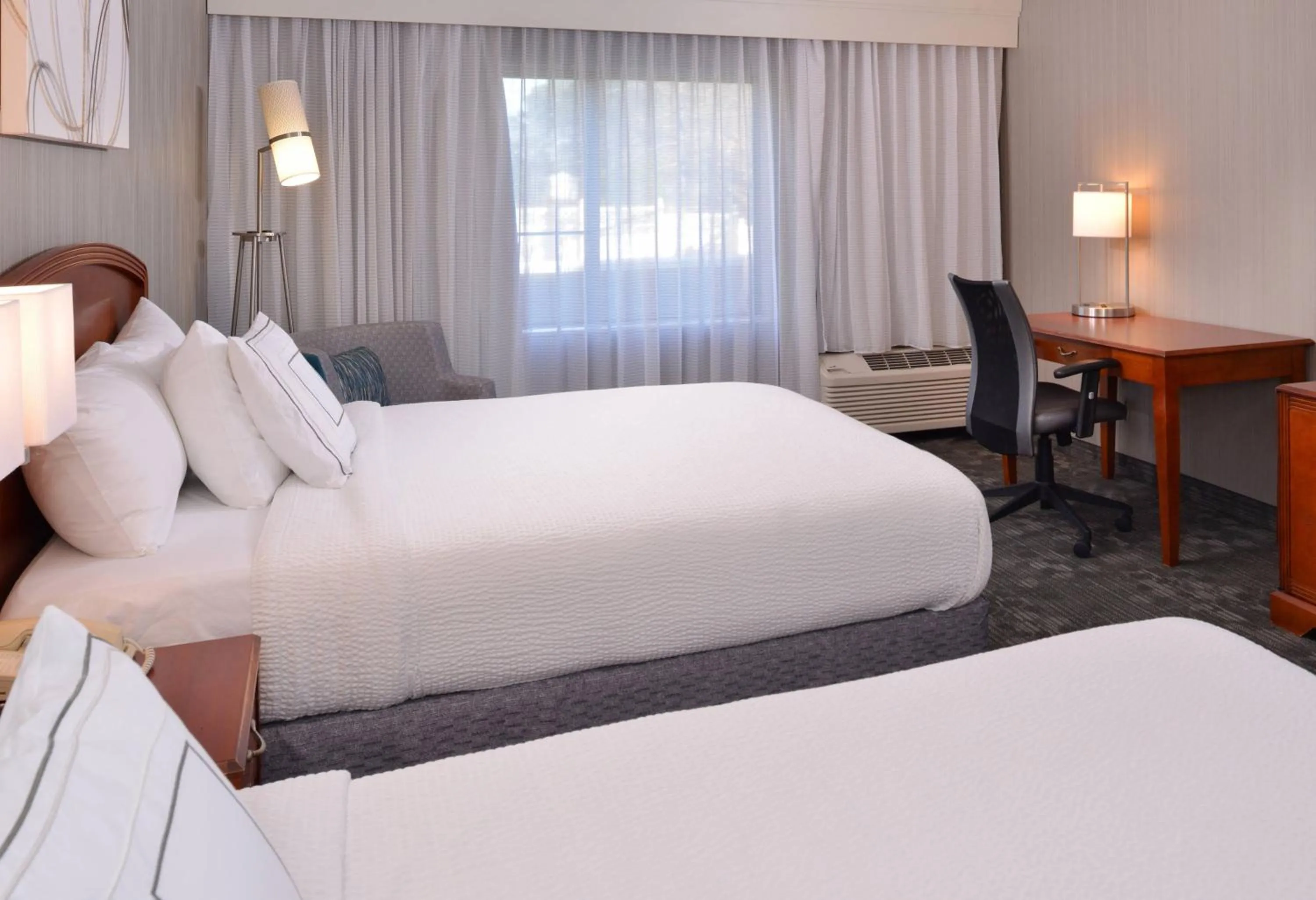 Bedroom, Bed in Courtyard by Marriott Charlotte Gastonia