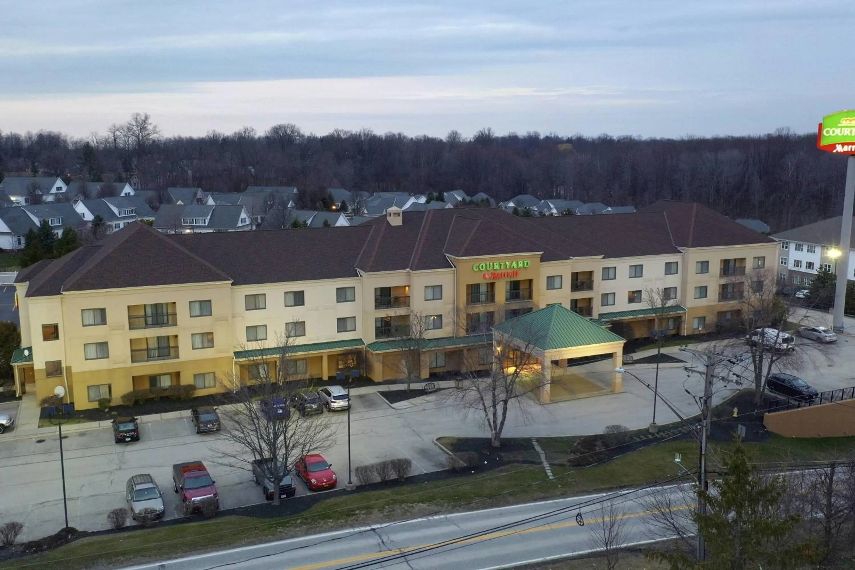 Property building in Courtyard by Marriott Cleveland Willoughby