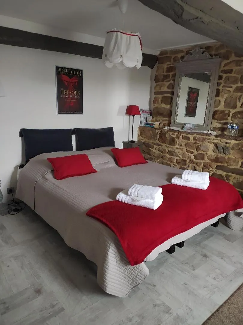 Bedroom, Bed in Chambres d'Hôtes La Clef des Champs Normandie Manche 50
