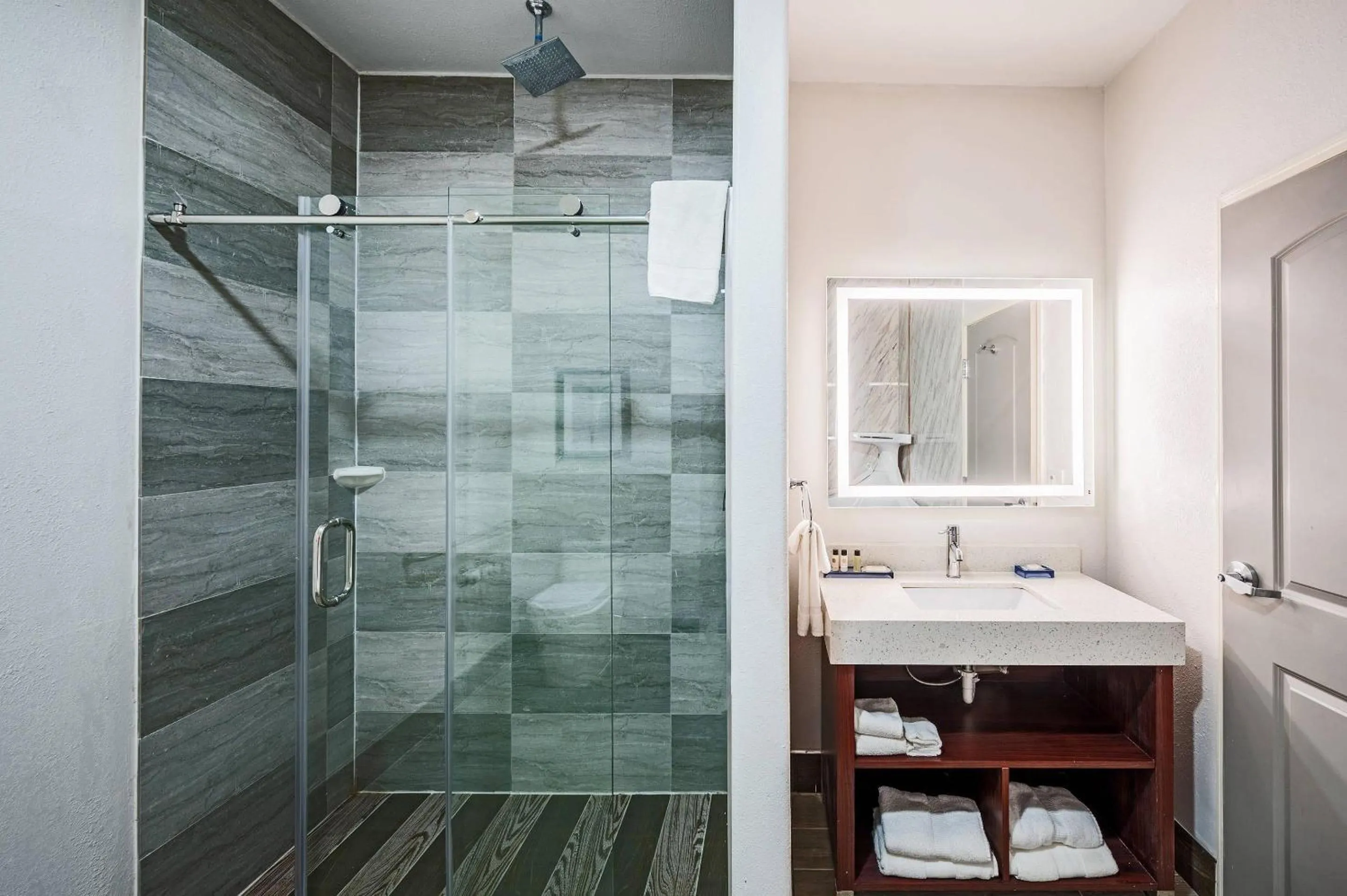 Bedroom in The Leo Collection Detroit, an Ascend Collection Hotel