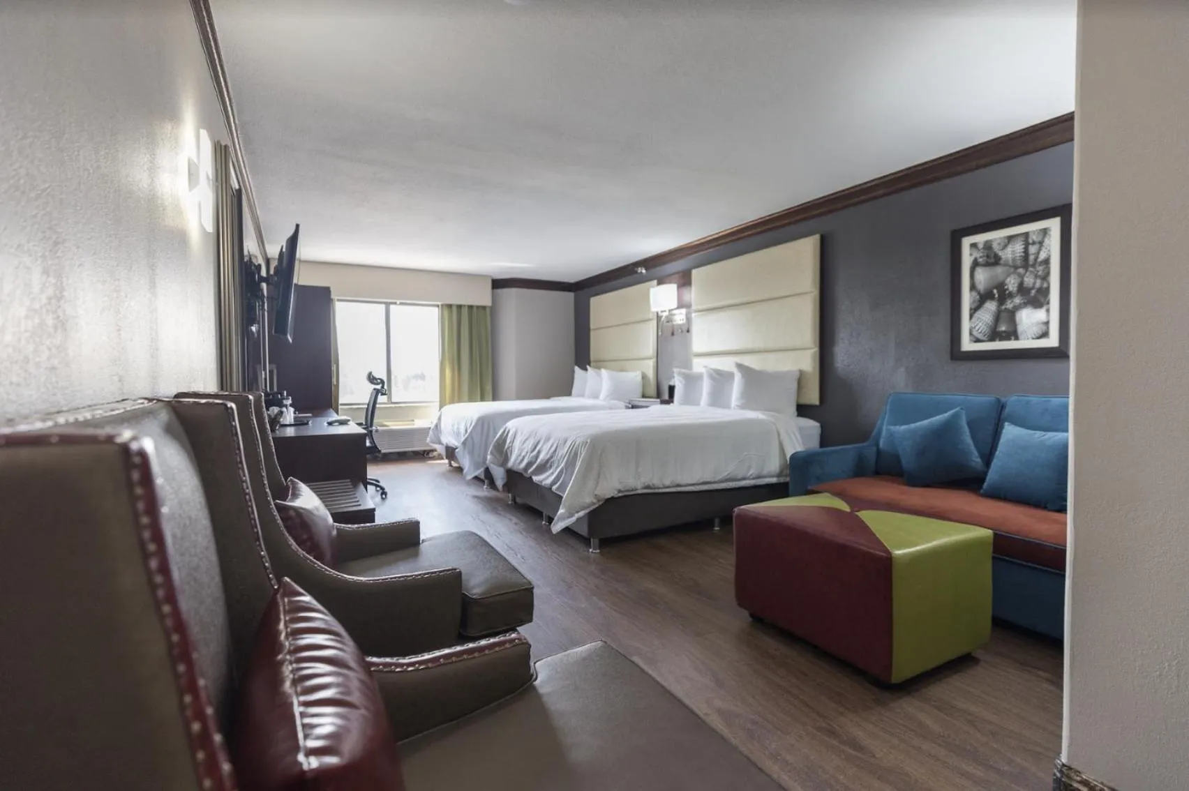 Photo of the whole room, Bed in The Leo Collection Detroit, an Ascend Collection Hotel