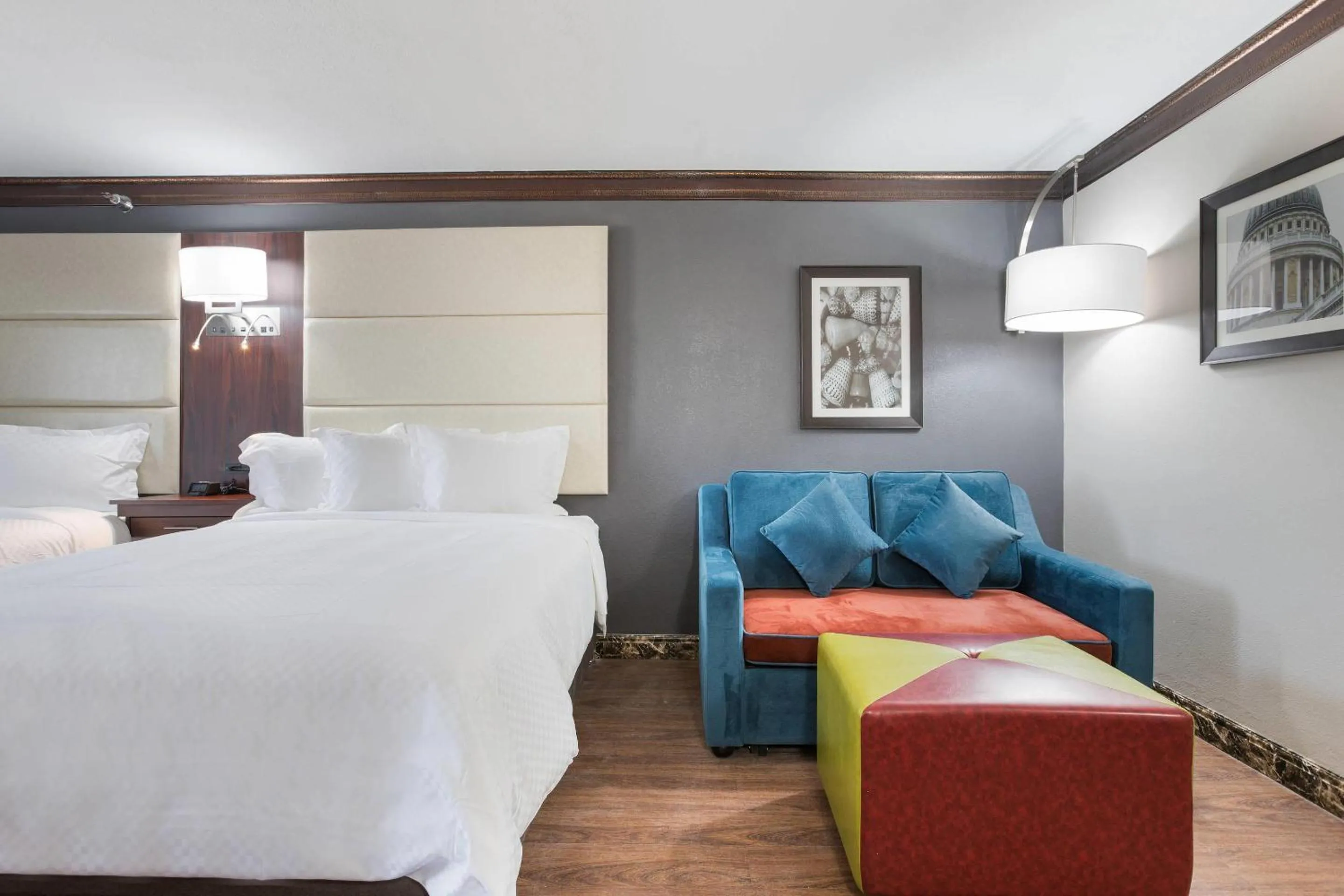 Bedroom, Bed in The Leo Collection Detroit, an Ascend Collection Hotel