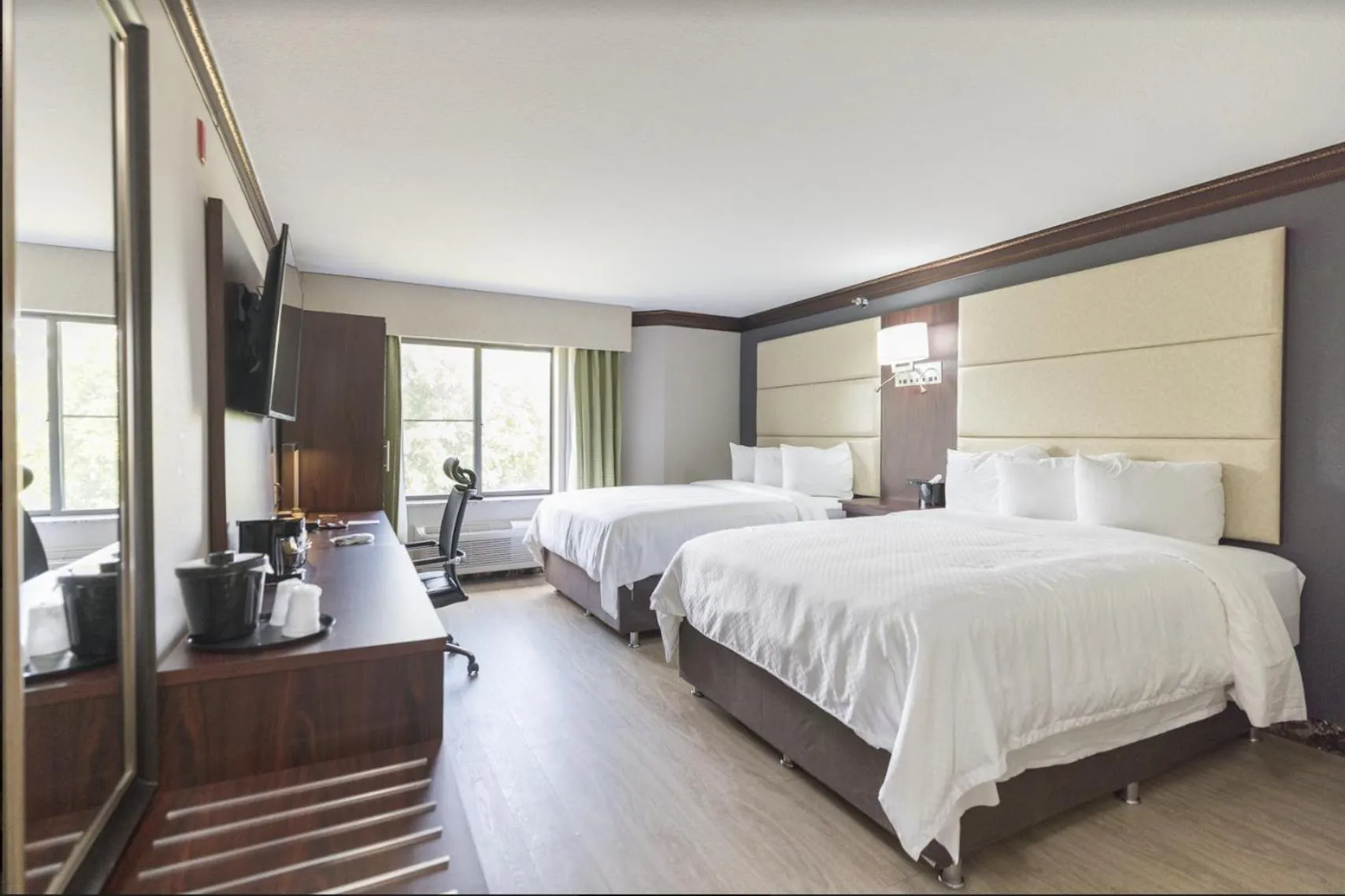 Bedroom, Bed in The Leo Collection Detroit, an Ascend Collection Hotel