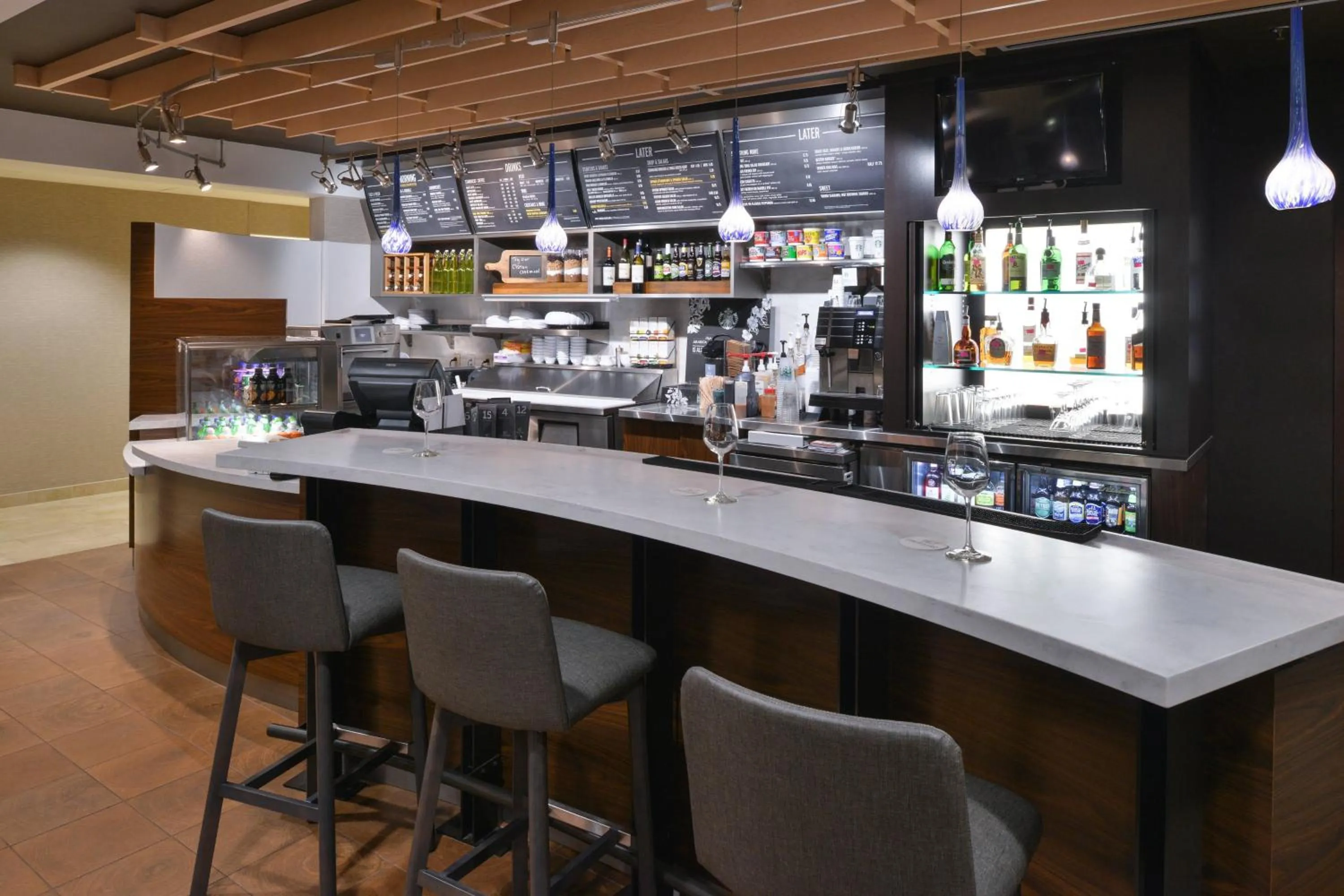 Restaurant/places to eat in Courtyard by Marriott Charlotte Matthews