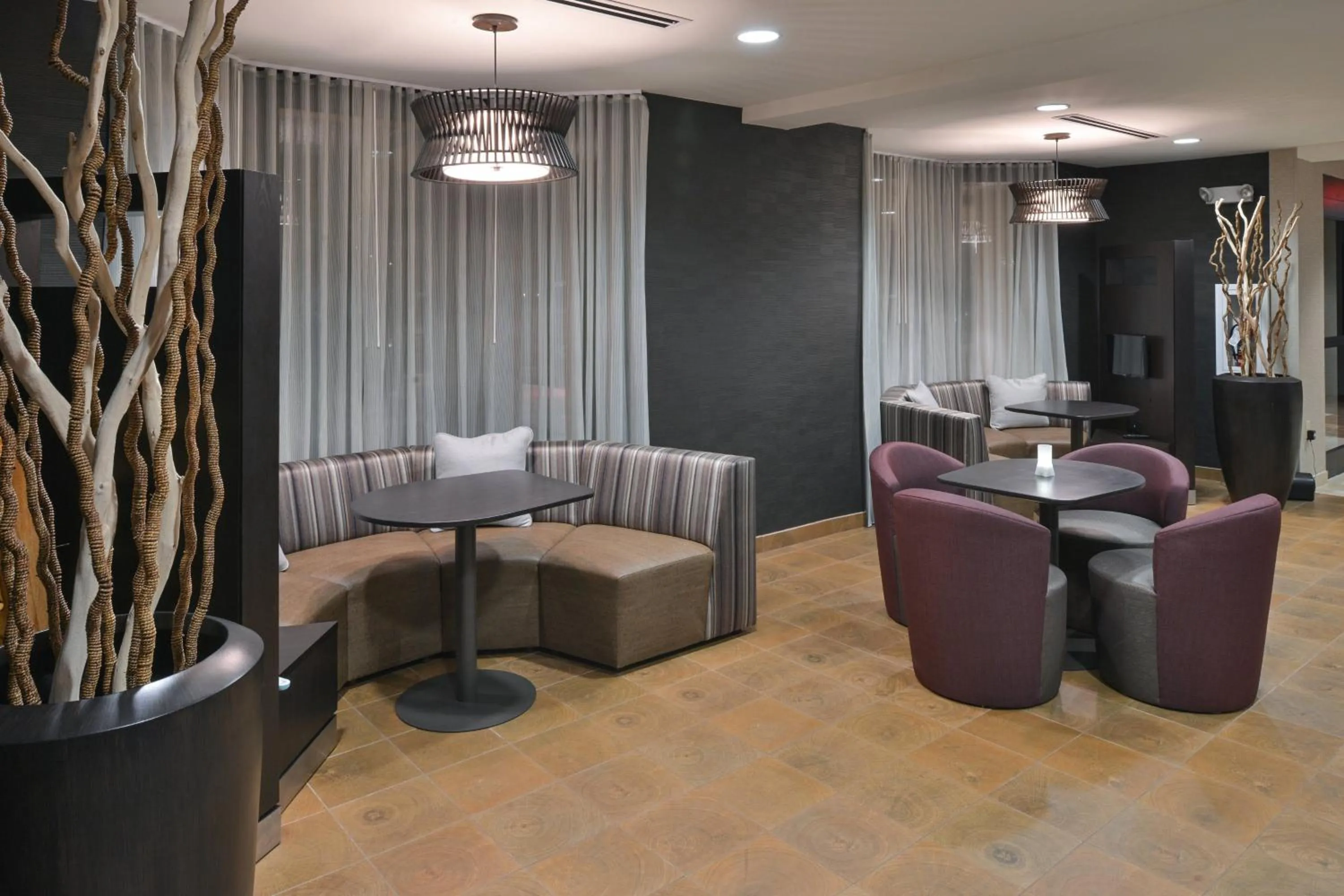 Restaurant/places to eat in Courtyard by Marriott Charlotte Matthews