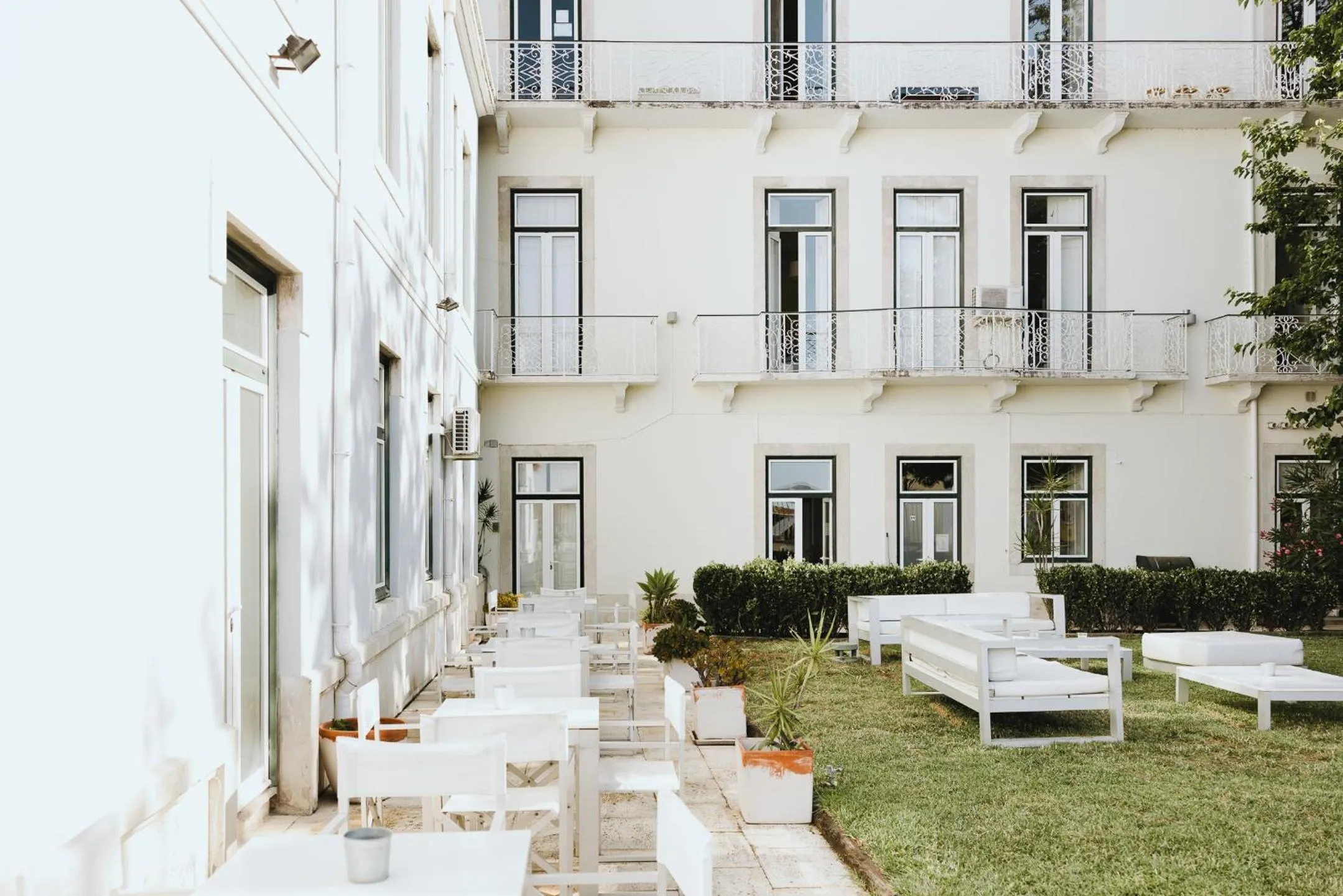 Garden in Lisb'on Hostel