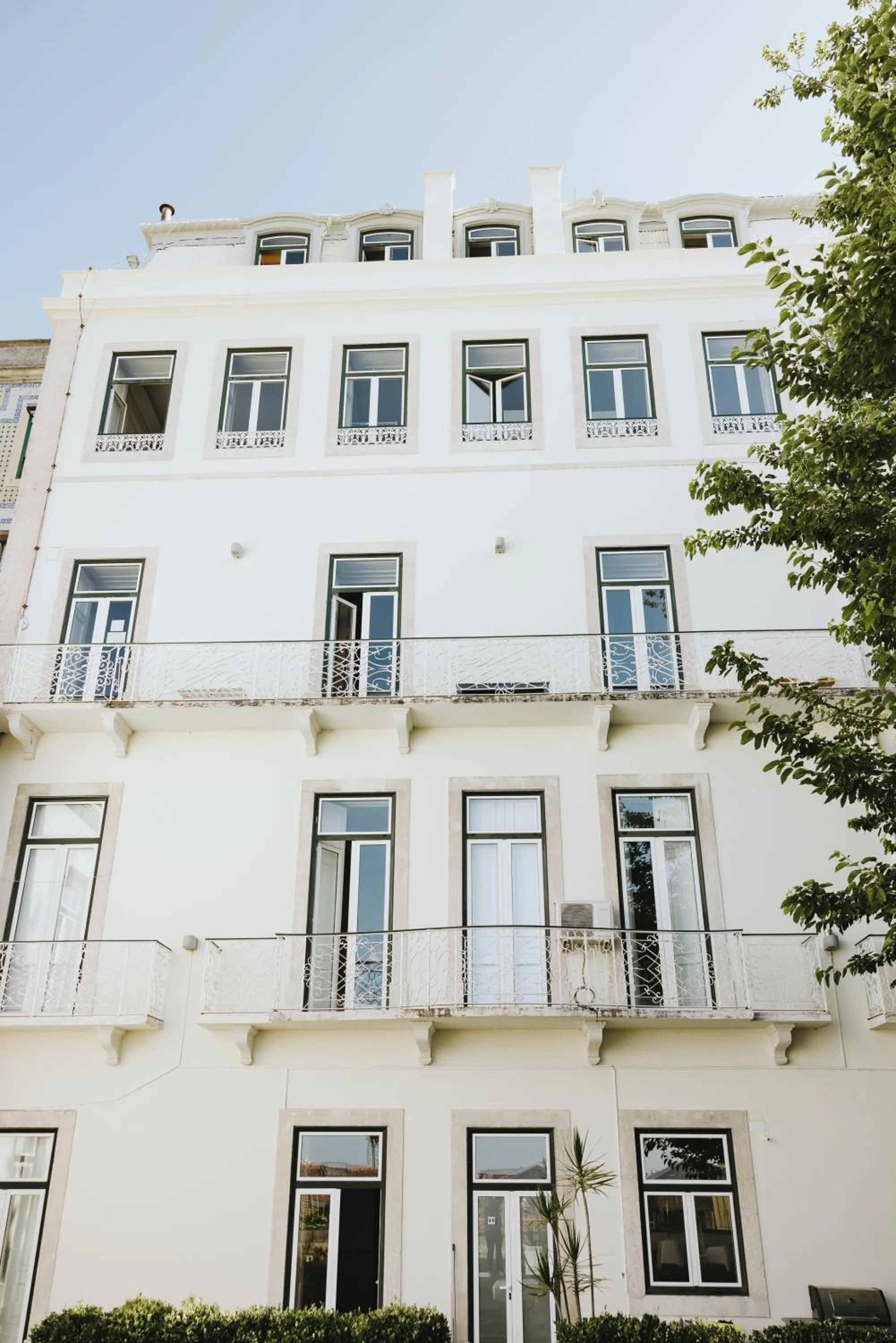 Property building in Lisb'on Hostel