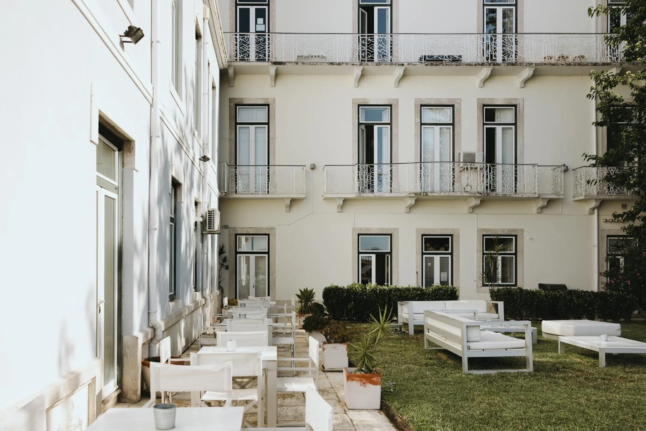 Garden in Lisb'on Hostel