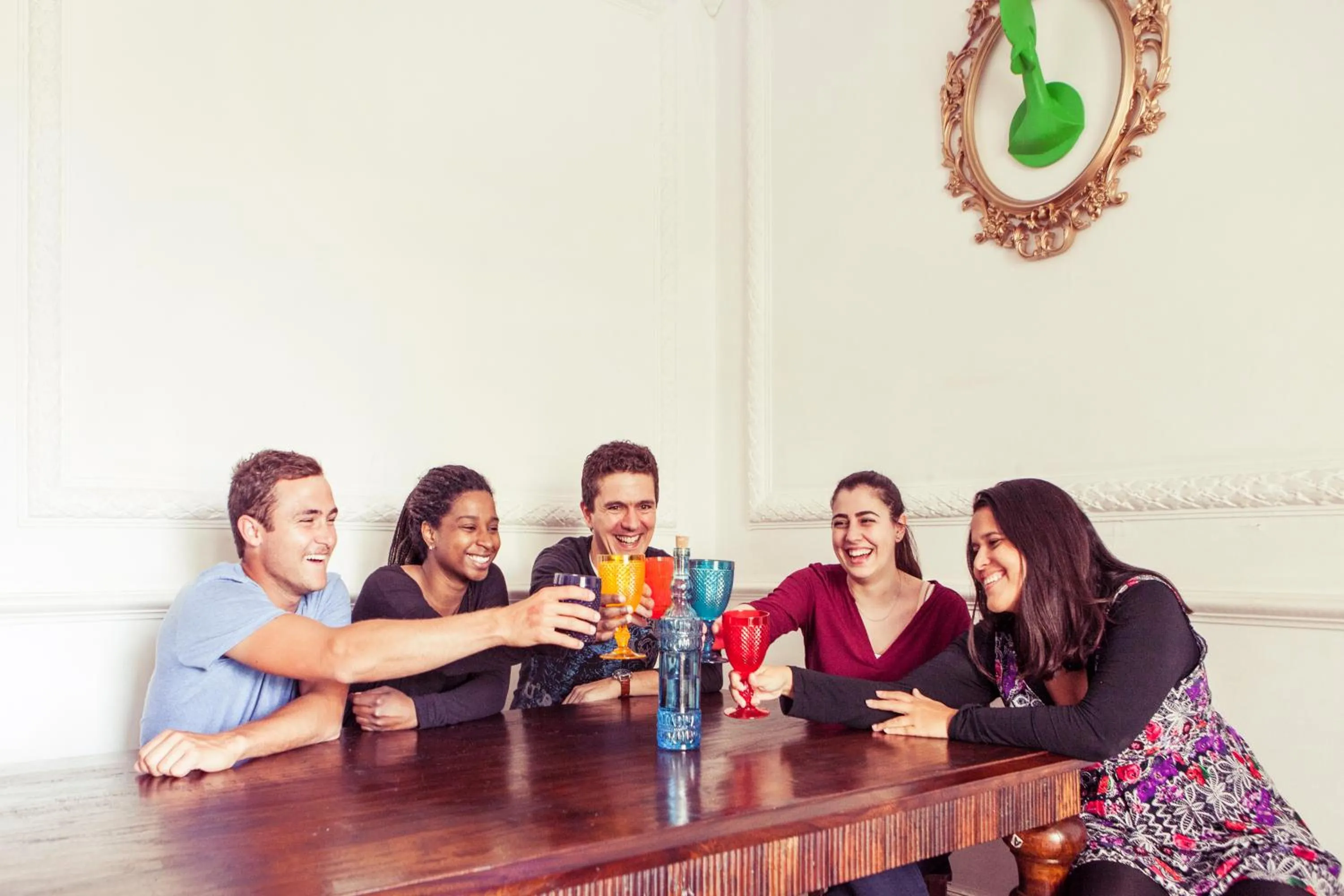 Communal lounge/ TV room in Lisbon Chillout Hostel Privates