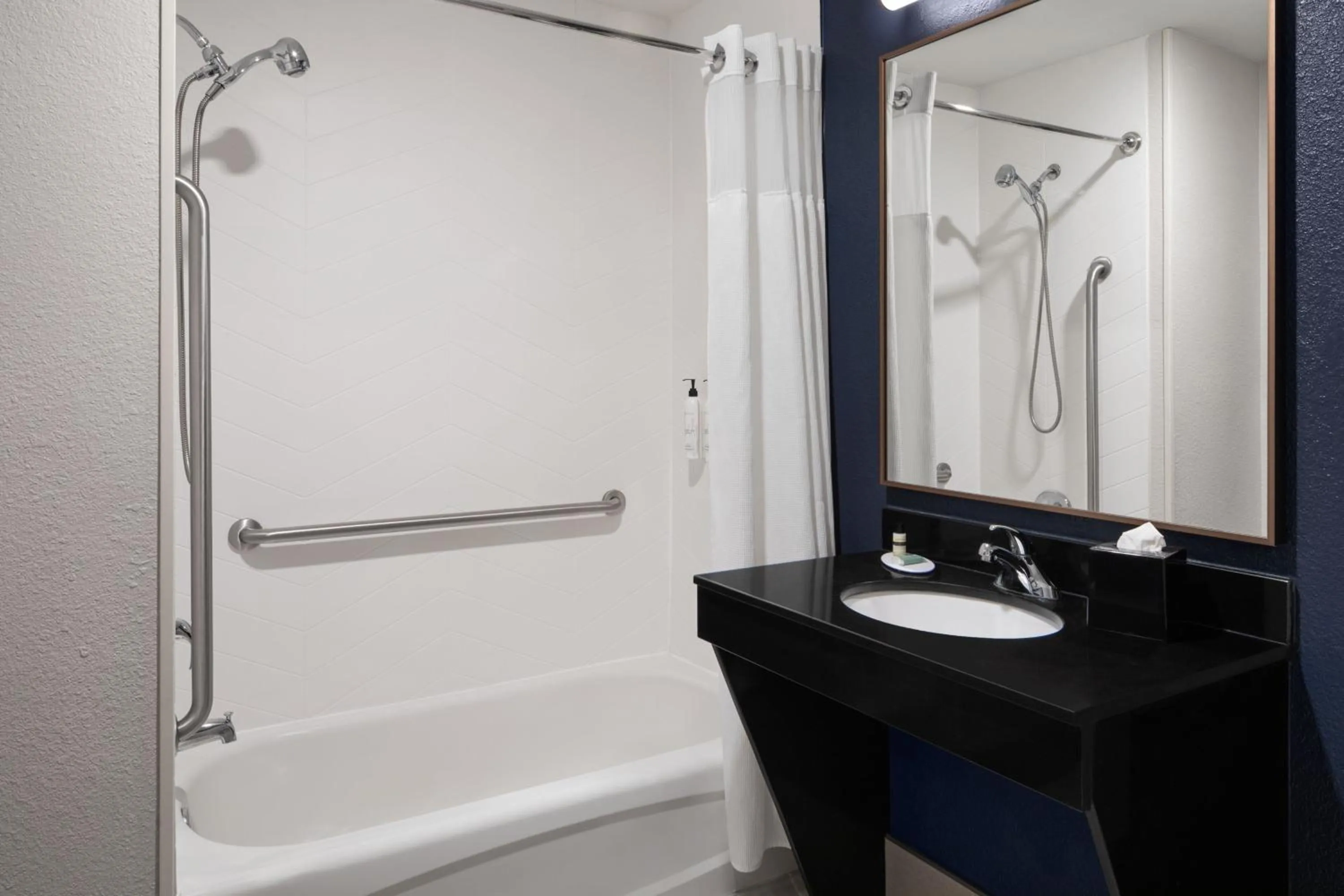 Bathroom in Fairfield Inn Charlotte Mooresville Lake Norman