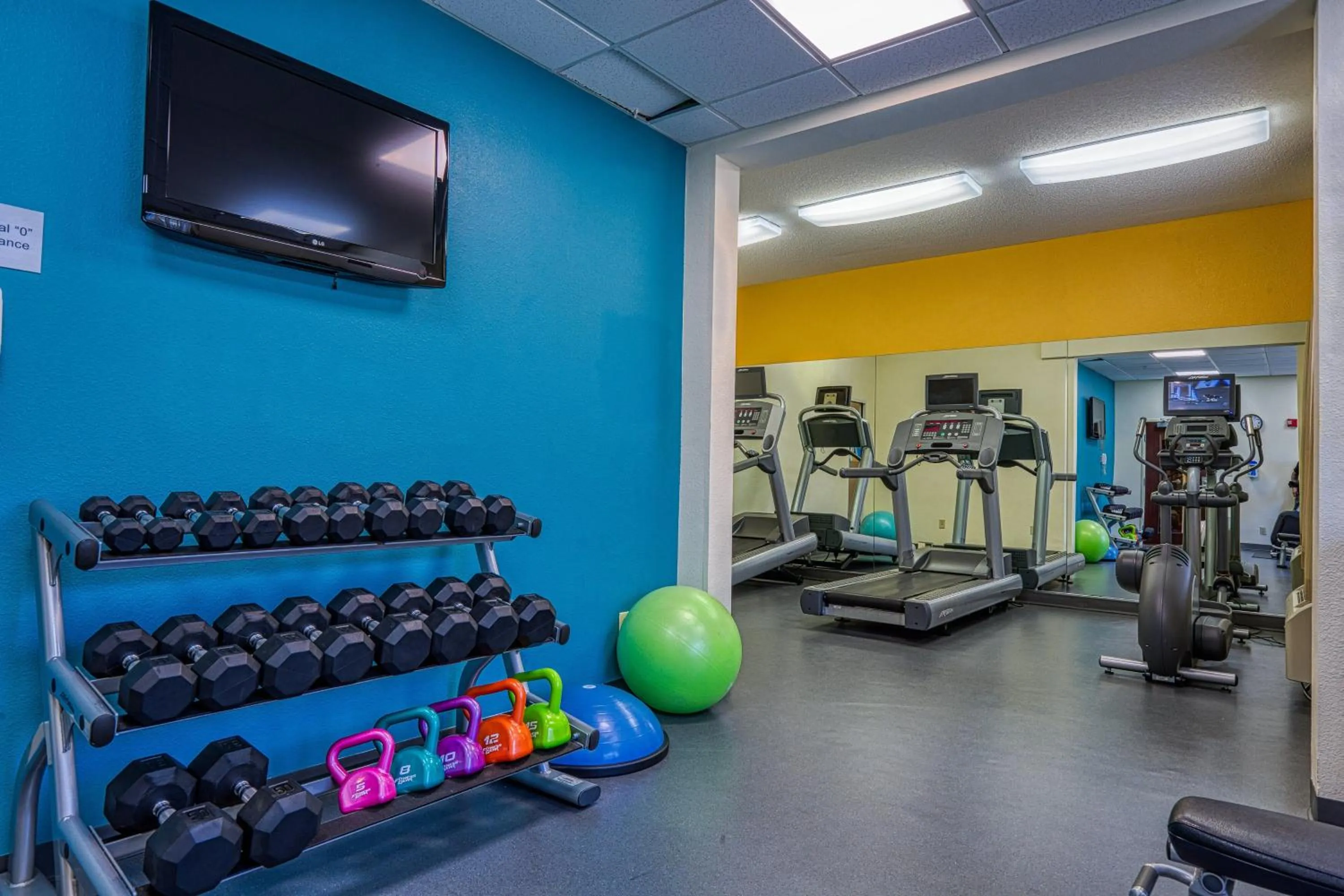 Fitness centre/facilities in Fairfield Inn Charlotte Mooresville Lake Norman