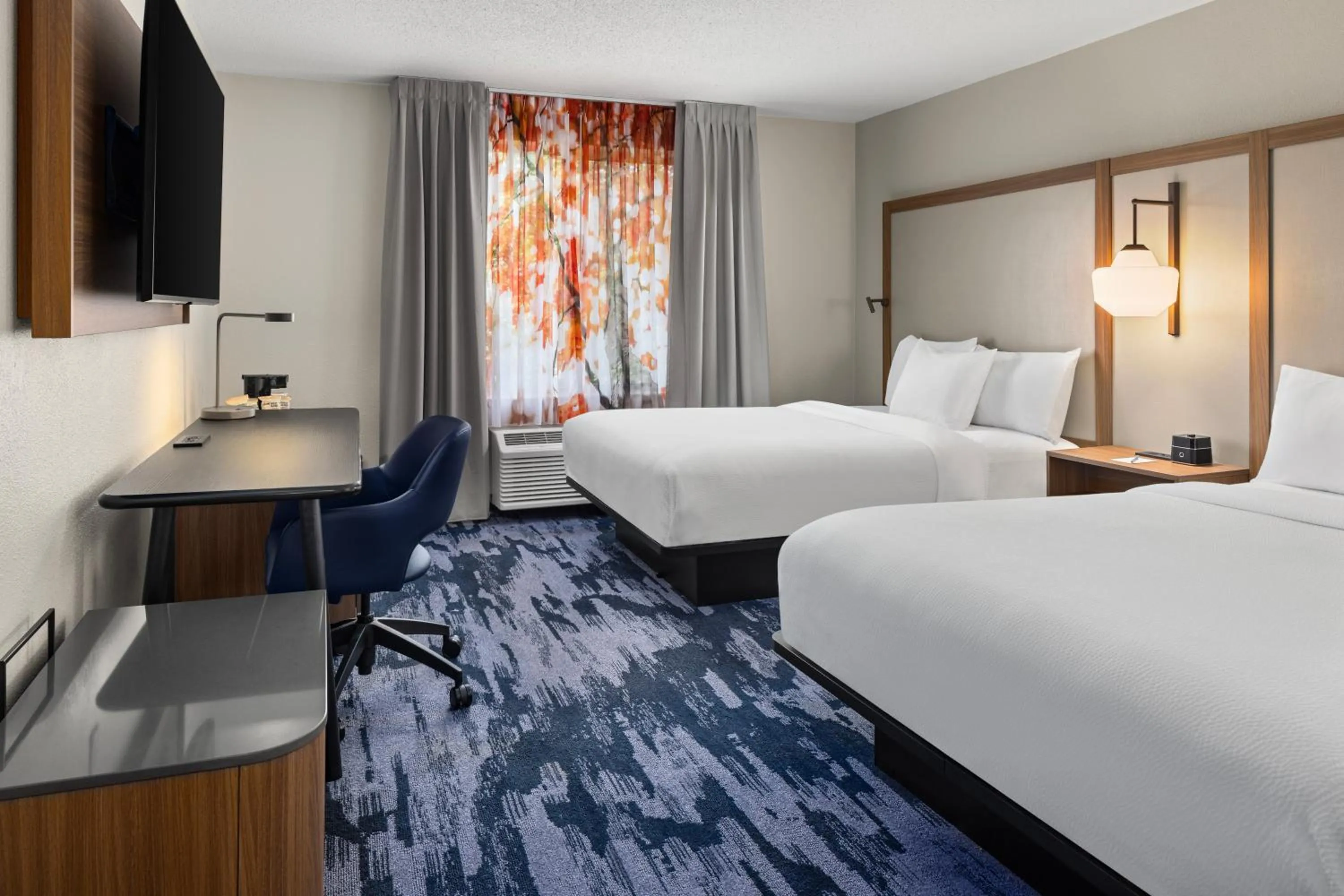 Bedroom, Bed in Fairfield Inn & Suites by Marriott Columbus East