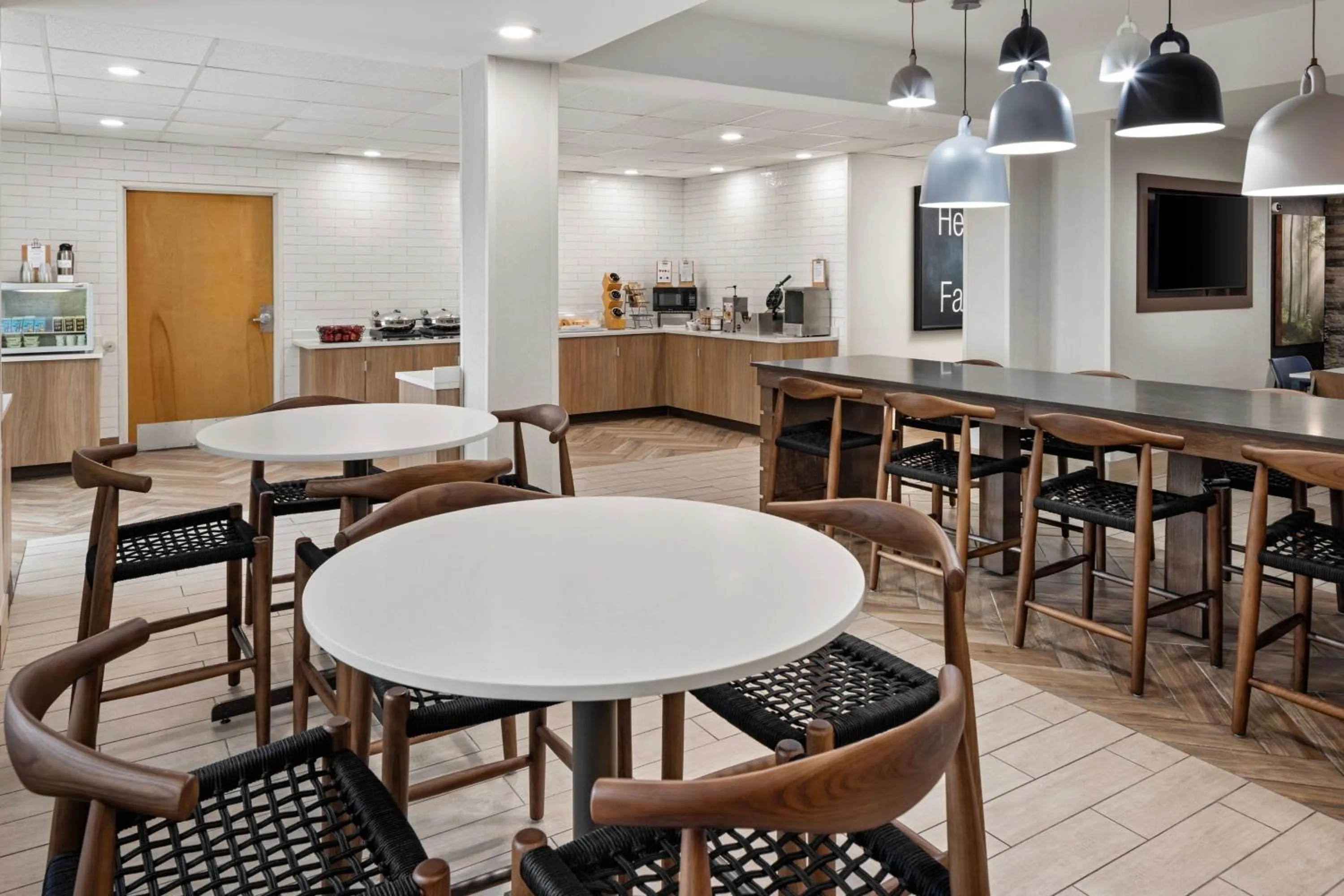 Breakfast in Fairfield Inn & Suites by Marriott Columbus East