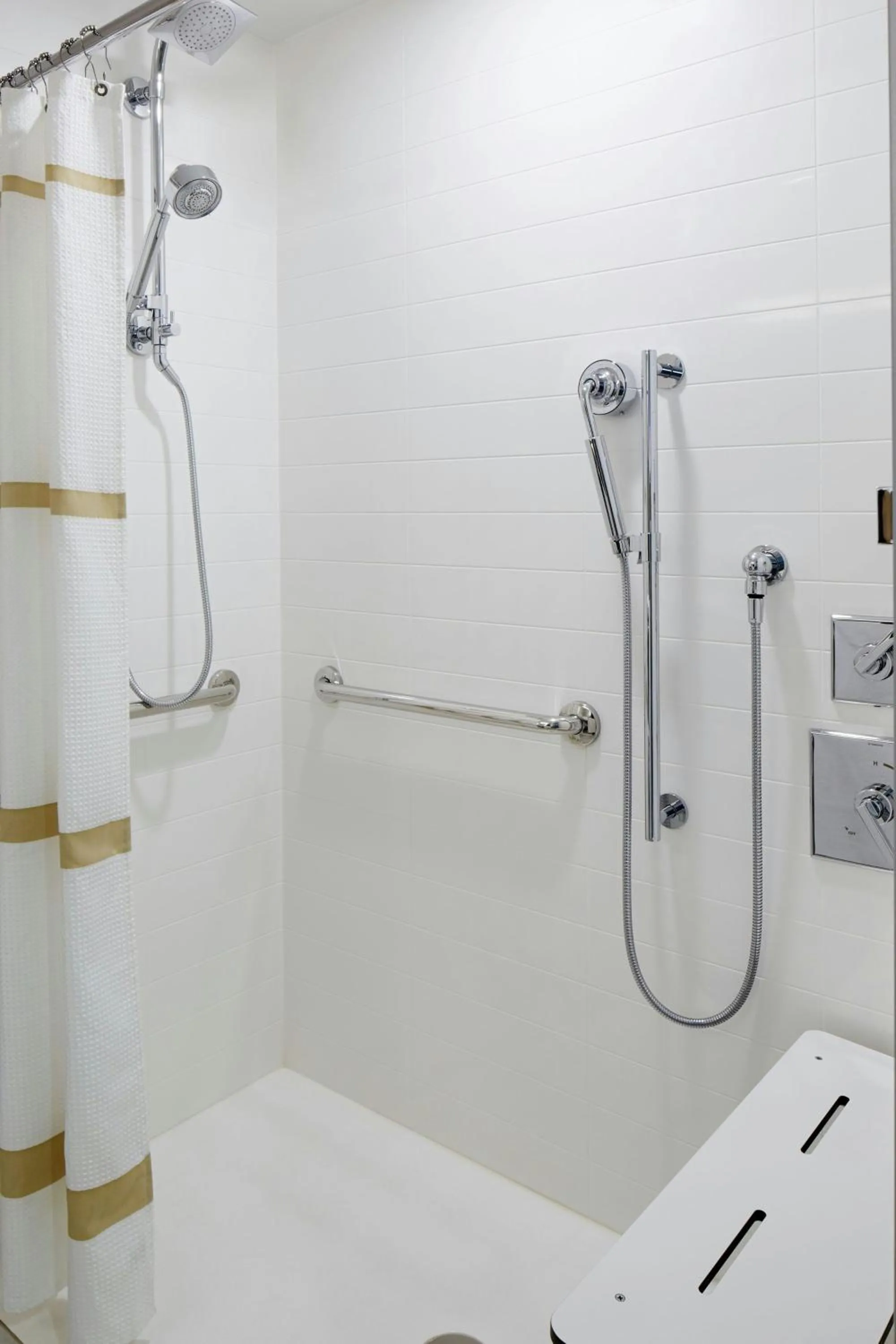 Bathroom in Marriott Columbus Northwest