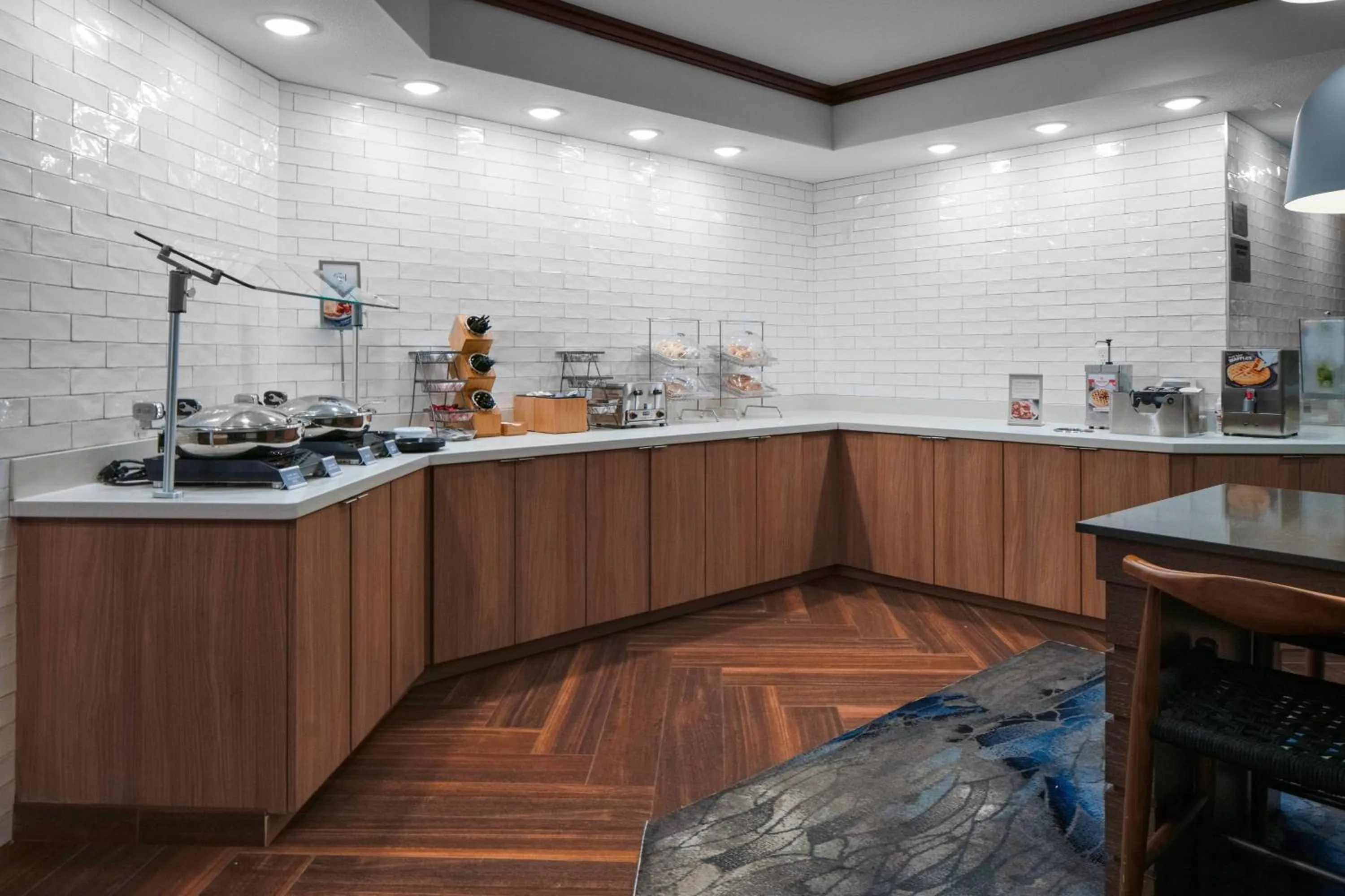 Breakfast in Fairfield Inn & Suites Jefferson City